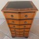 Semainier de style louis XVI en bois et placage merisier