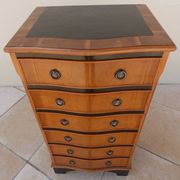 Louis XVI style chest of drawers in wood and cherry veneer