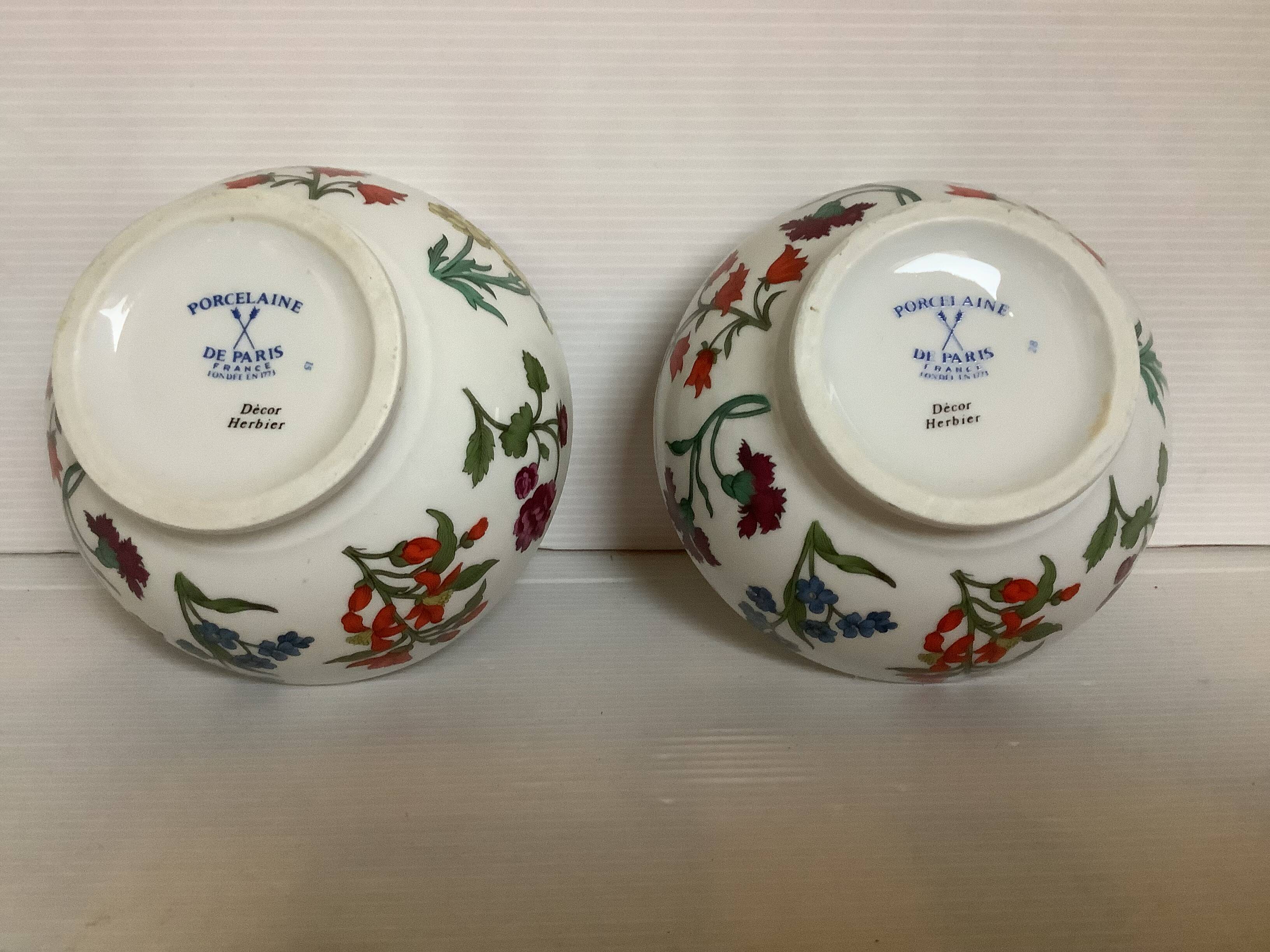 Duo de bols fleurs porcelaine de Paris