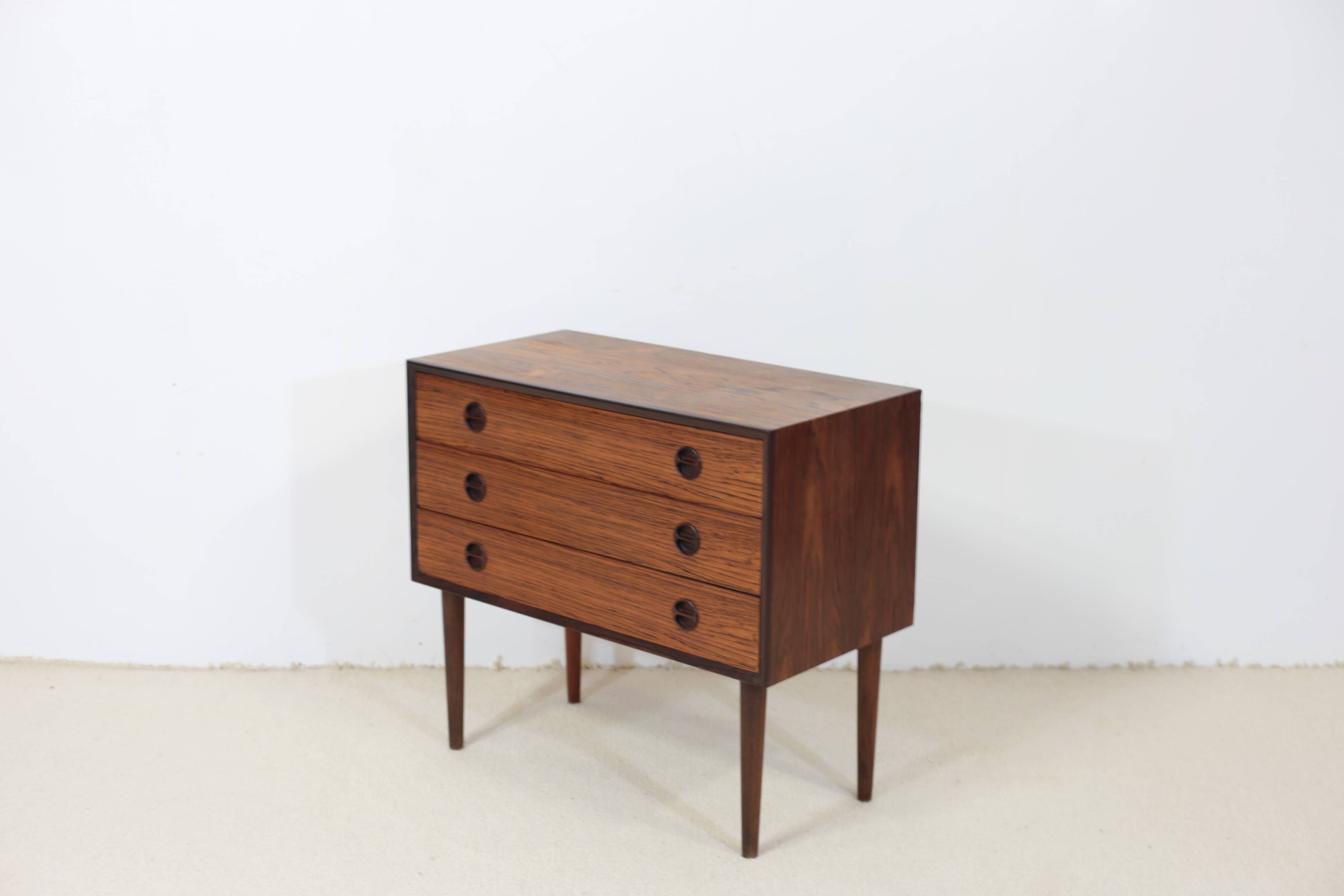 Rosewood chest of drawers