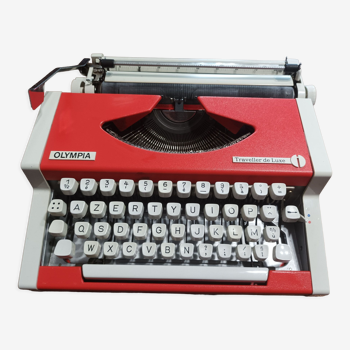 Olympia Traveller Deluxe Typewriter Vermilion Red