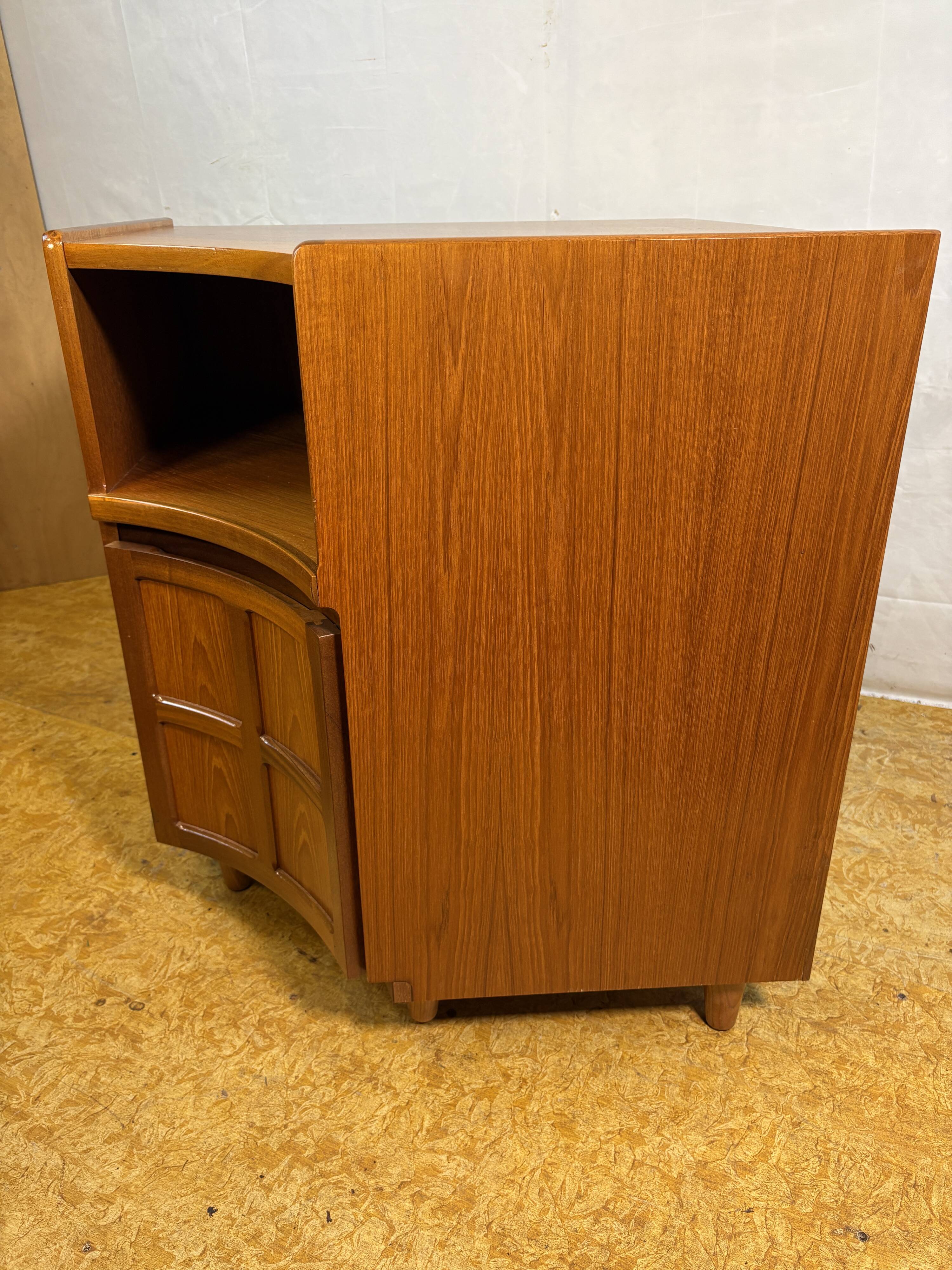 Vintage Nathan Teak Corner Cabinet (c. 1960s–1970s) – Mid-Century Modern  A