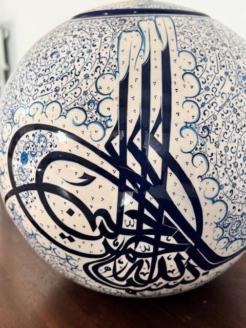 Hand painted ceramic vase Kutahya Türkiye