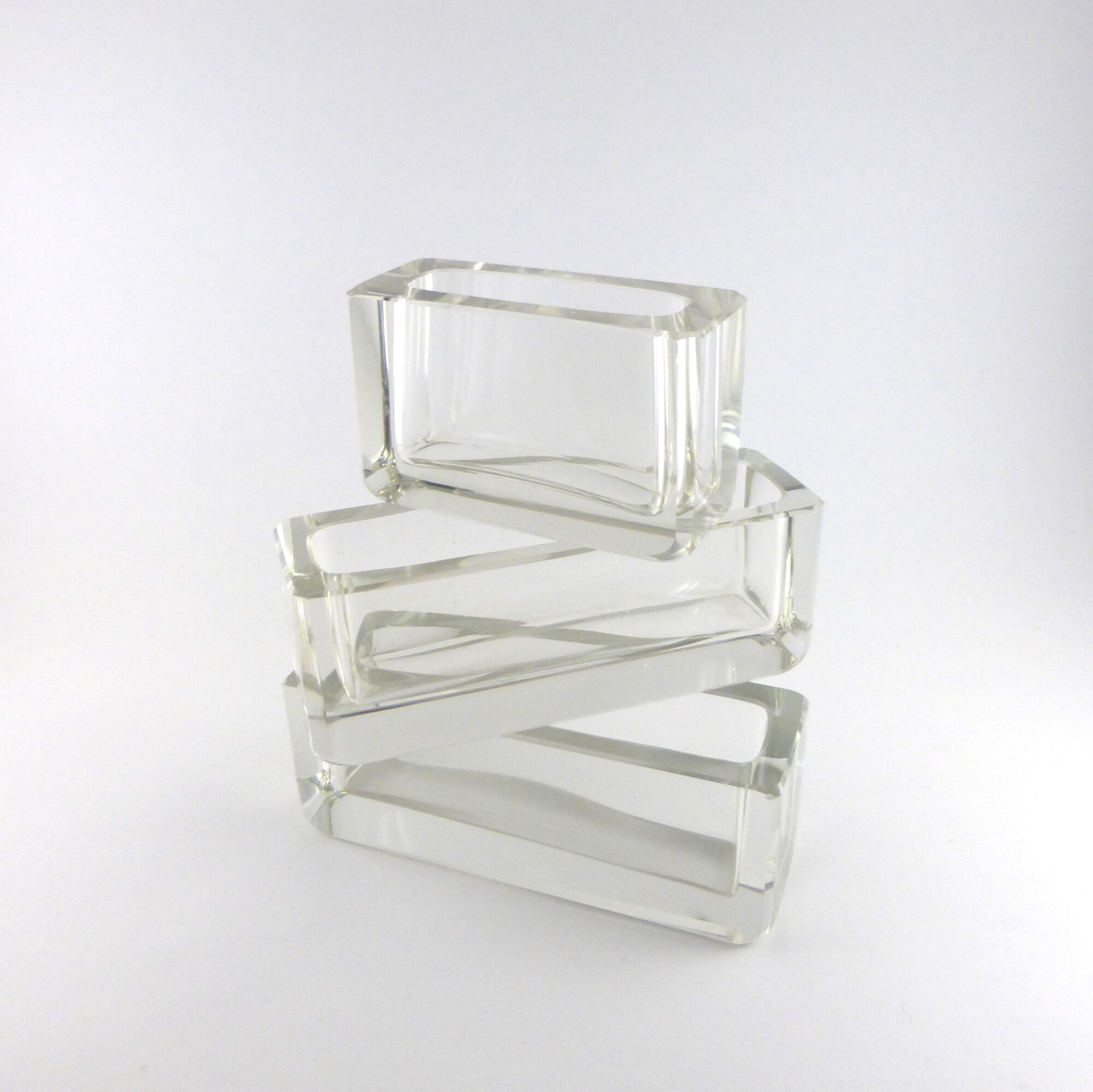 Suite of 3 vase 'centre-of-table' crystal