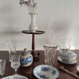 English dining room table in mahogany veneer late nineteenth with two extensions (from 1m80 to 2m80)