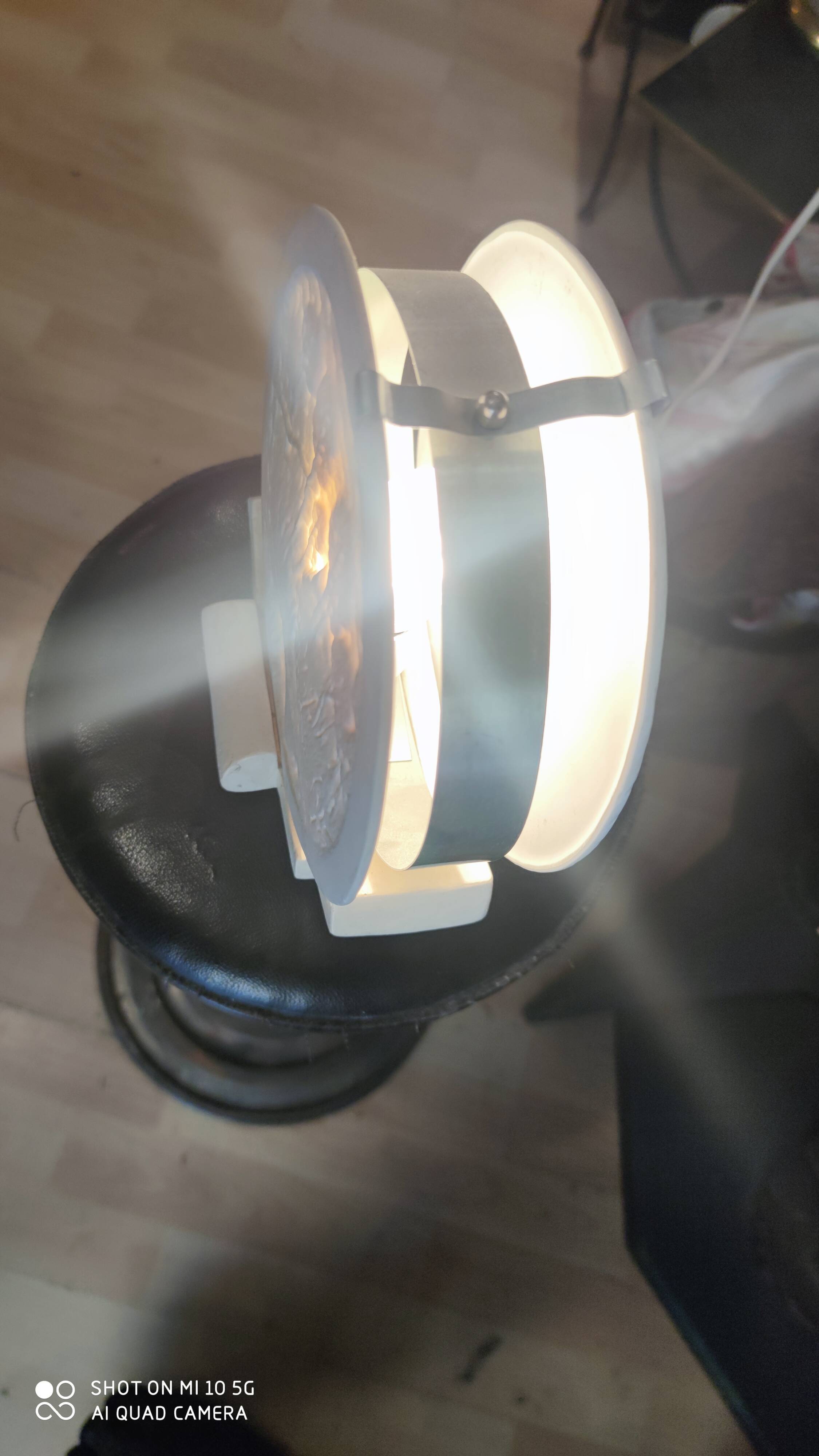 Lampe lithophanie en biscuit et stuc style arts décoratifs