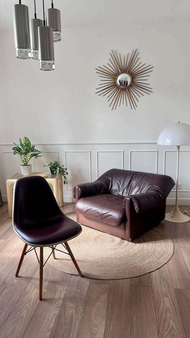 Brown leather armchair from the 1970s.