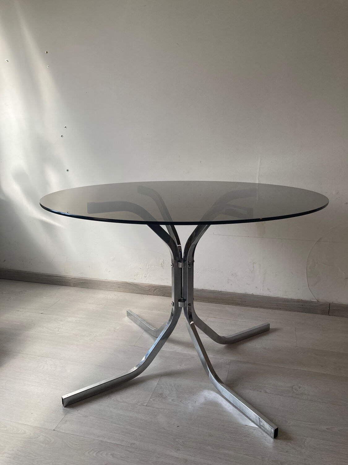 Round table smoked glass chrome legs 1970