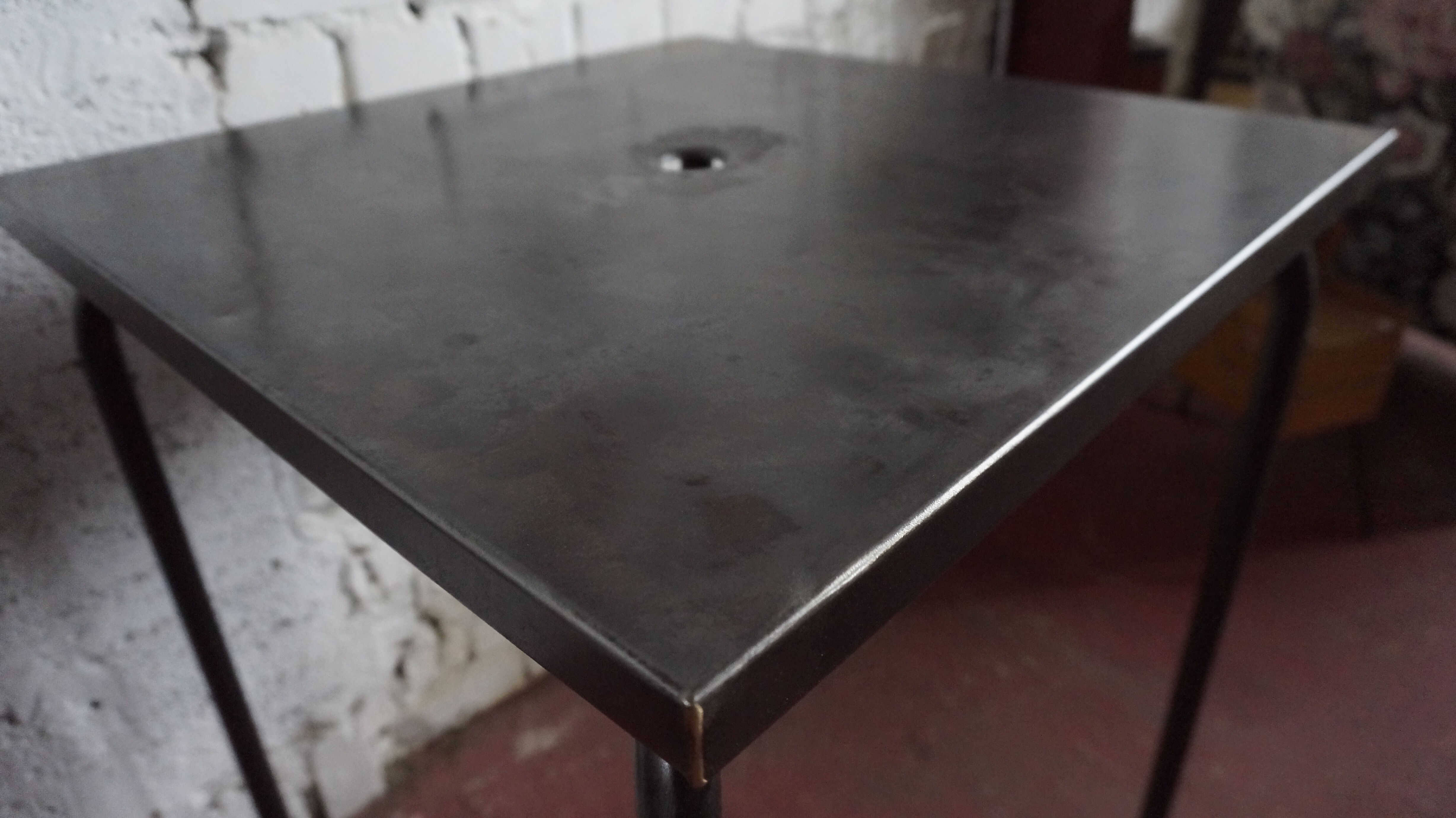 Metal table