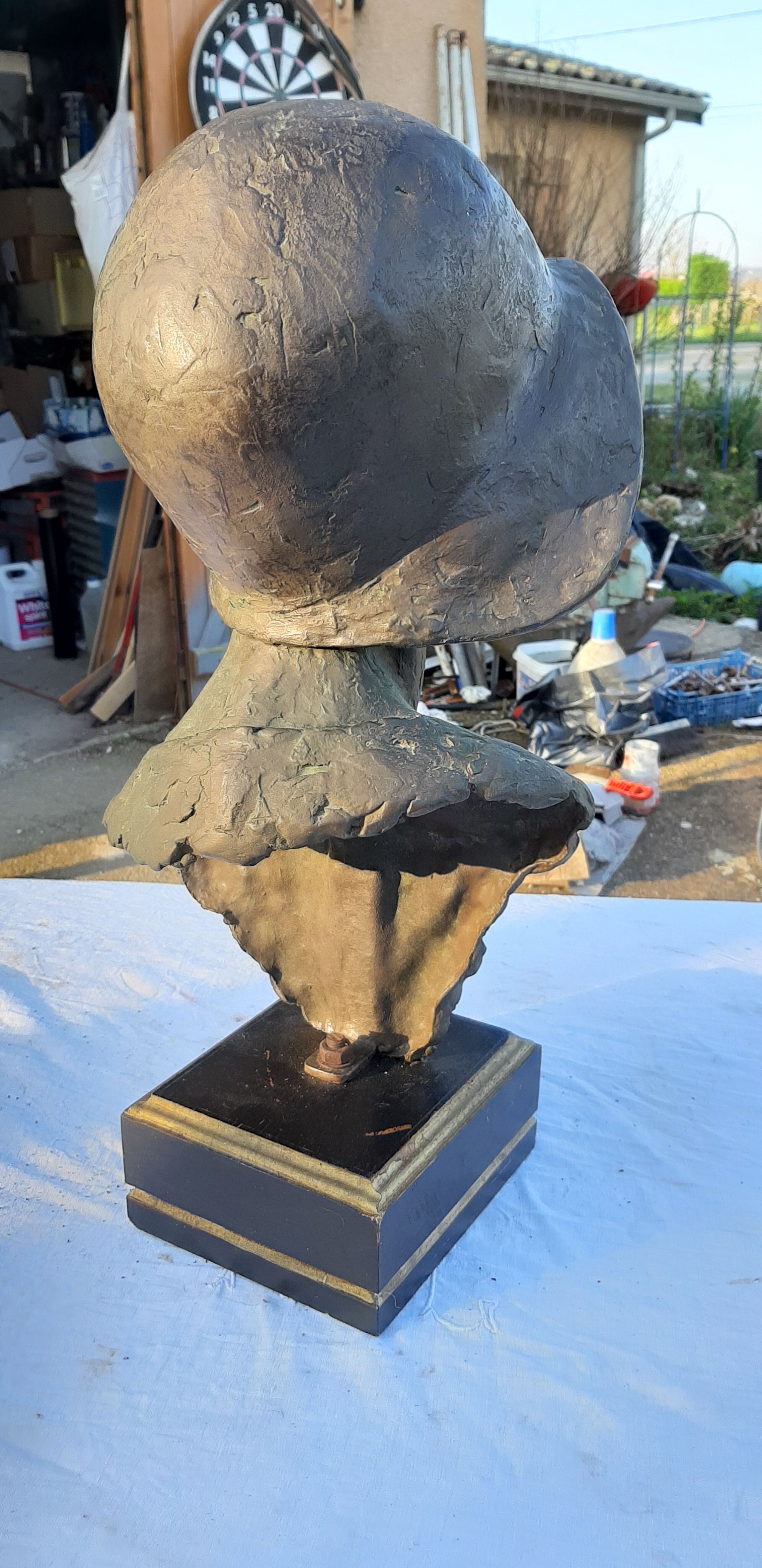 Bust woman