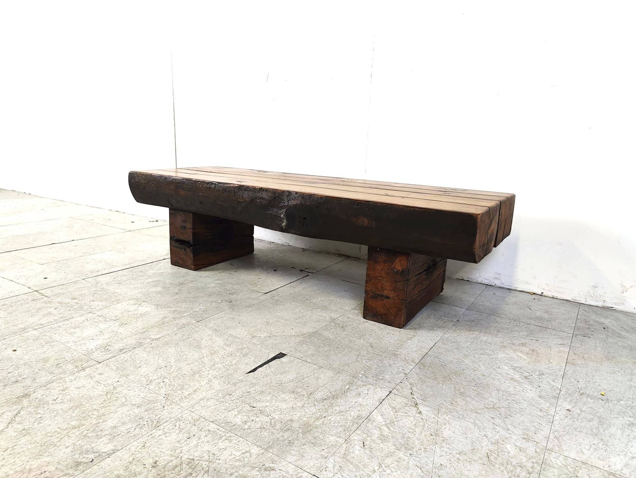 Table basse rectangulaire brutaliste, années 1950
