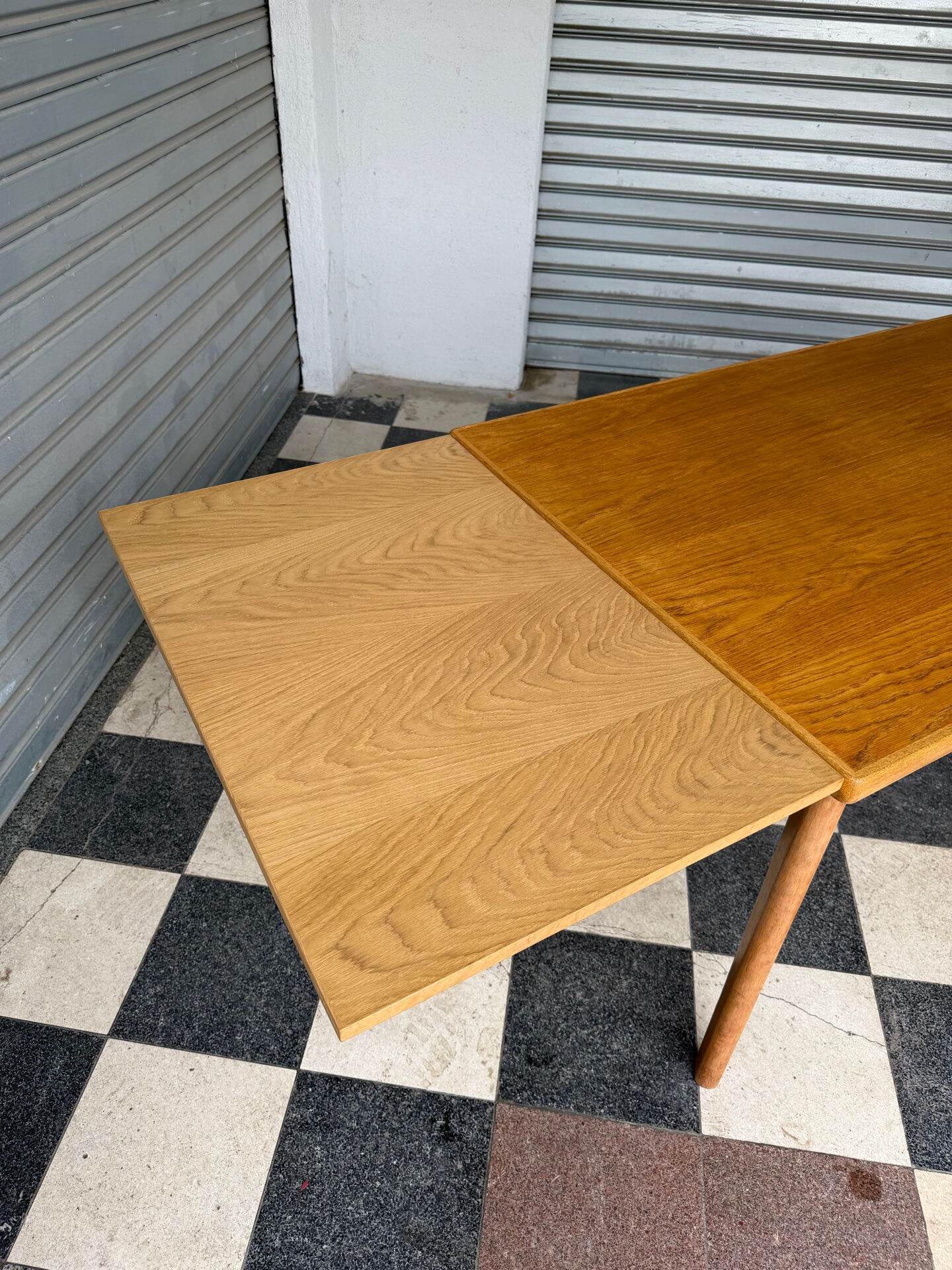 Table scandinave en chêne