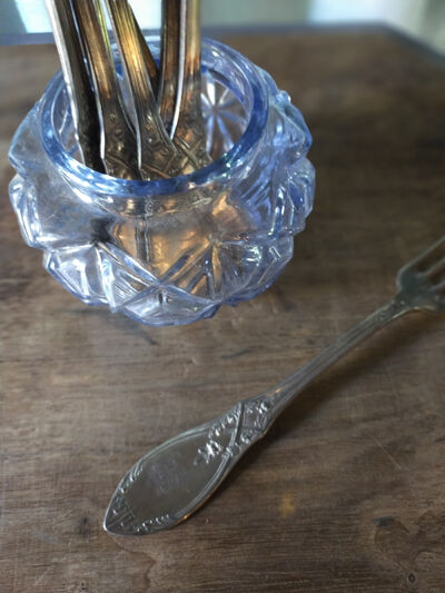 8 silver metal forks