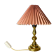 Lampe en laiton vintage de knud christensen fabriquée au danemark | base en or / laiton avec abat-jour rose