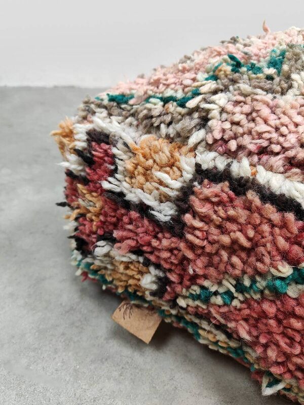 Ottoman berbère en laine marocaine kilim vintage des années 1970