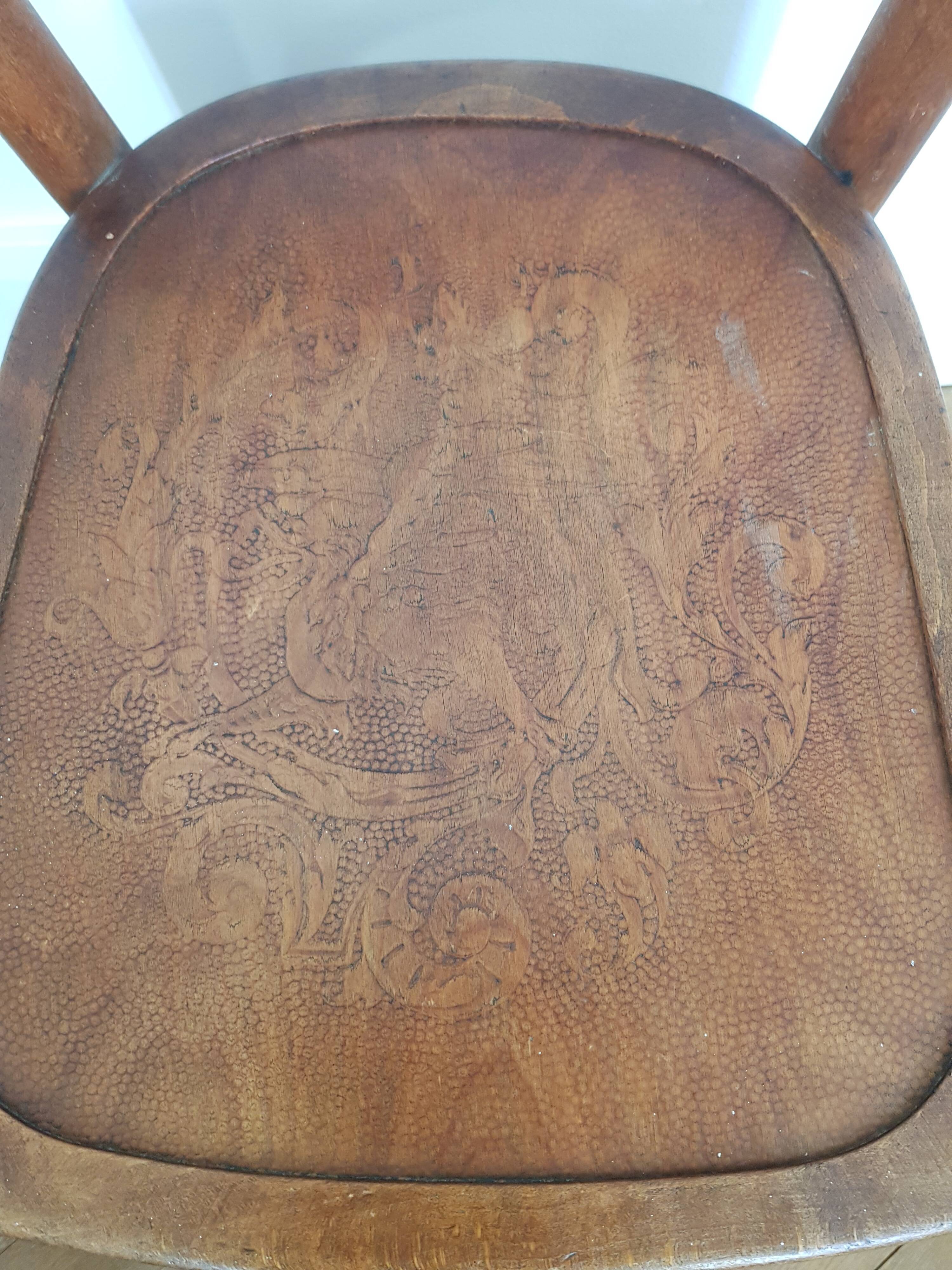 Curved wooden bistro chair