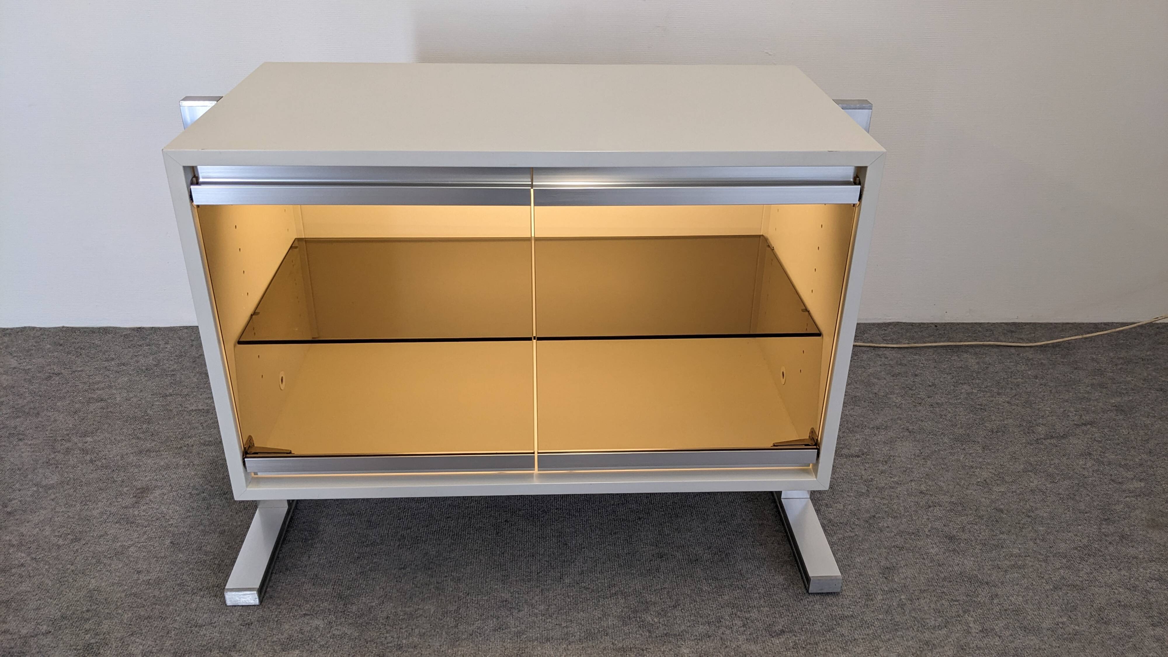 Buffet bas vitré de Michel Ducaroy pour Ligne Roset, France vers 1970