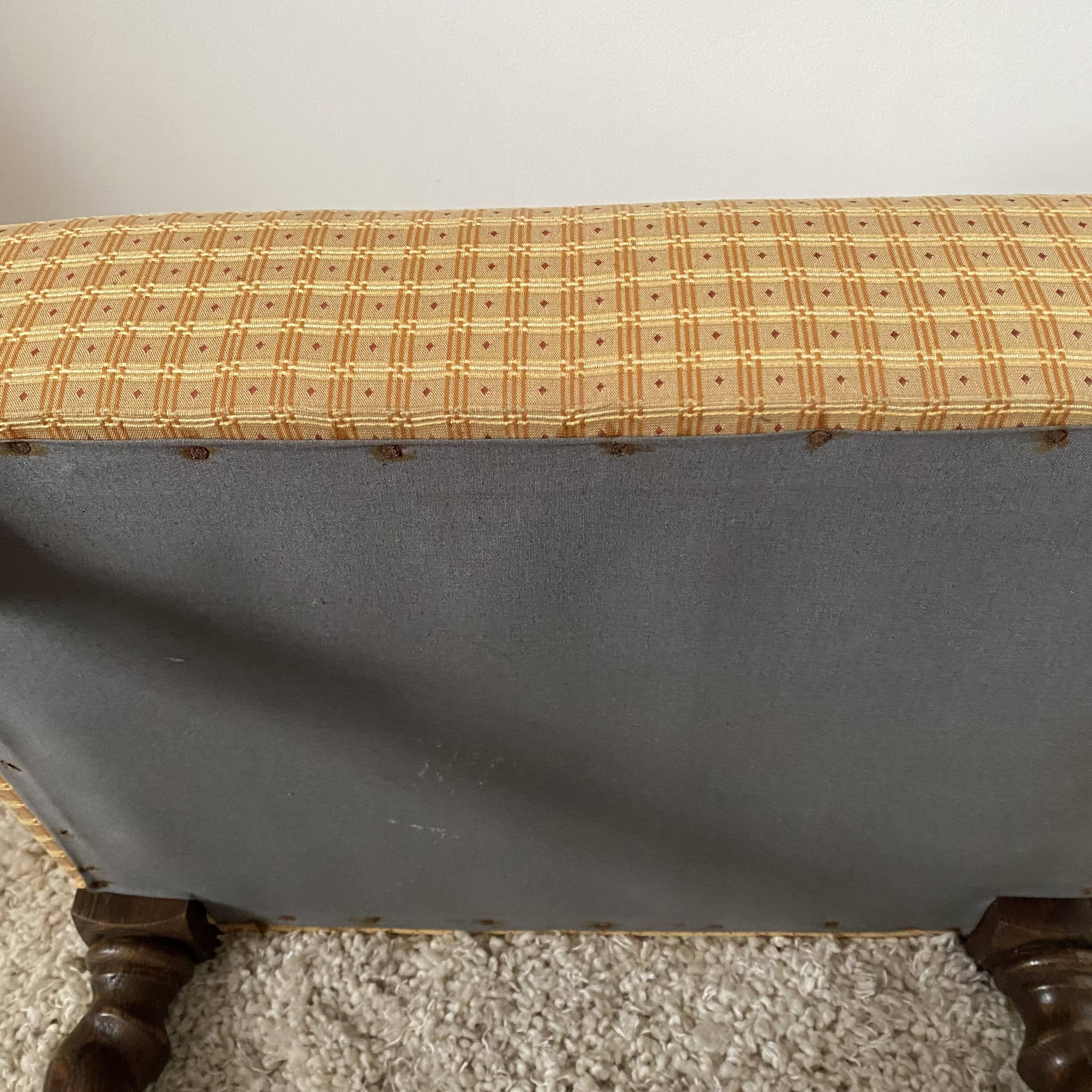 Stool with turned legs