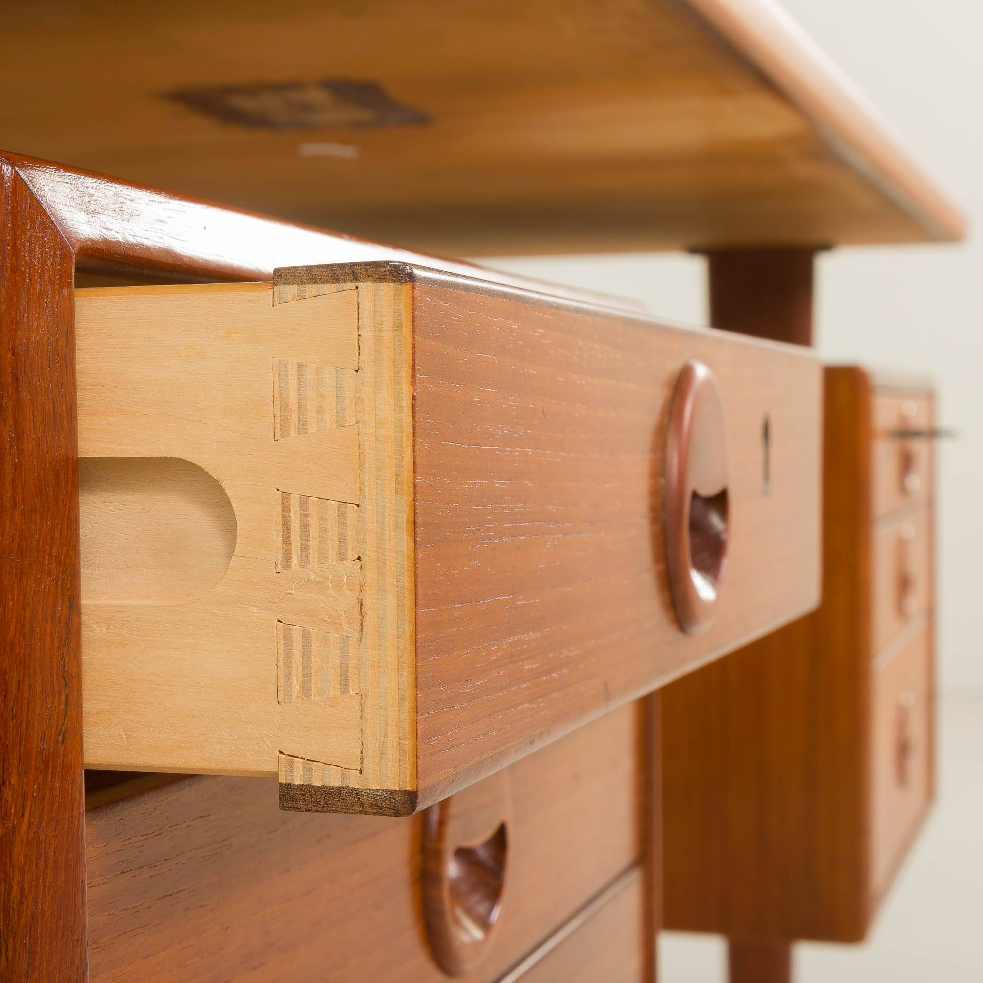 Bureau de direction danois en teck attribué à Kai Kristiansen, années 1960