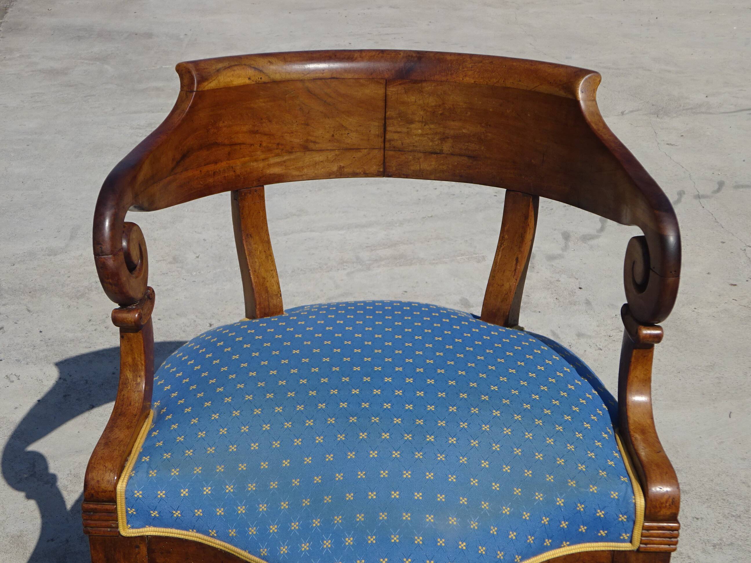 Ancien fauteuil gondole