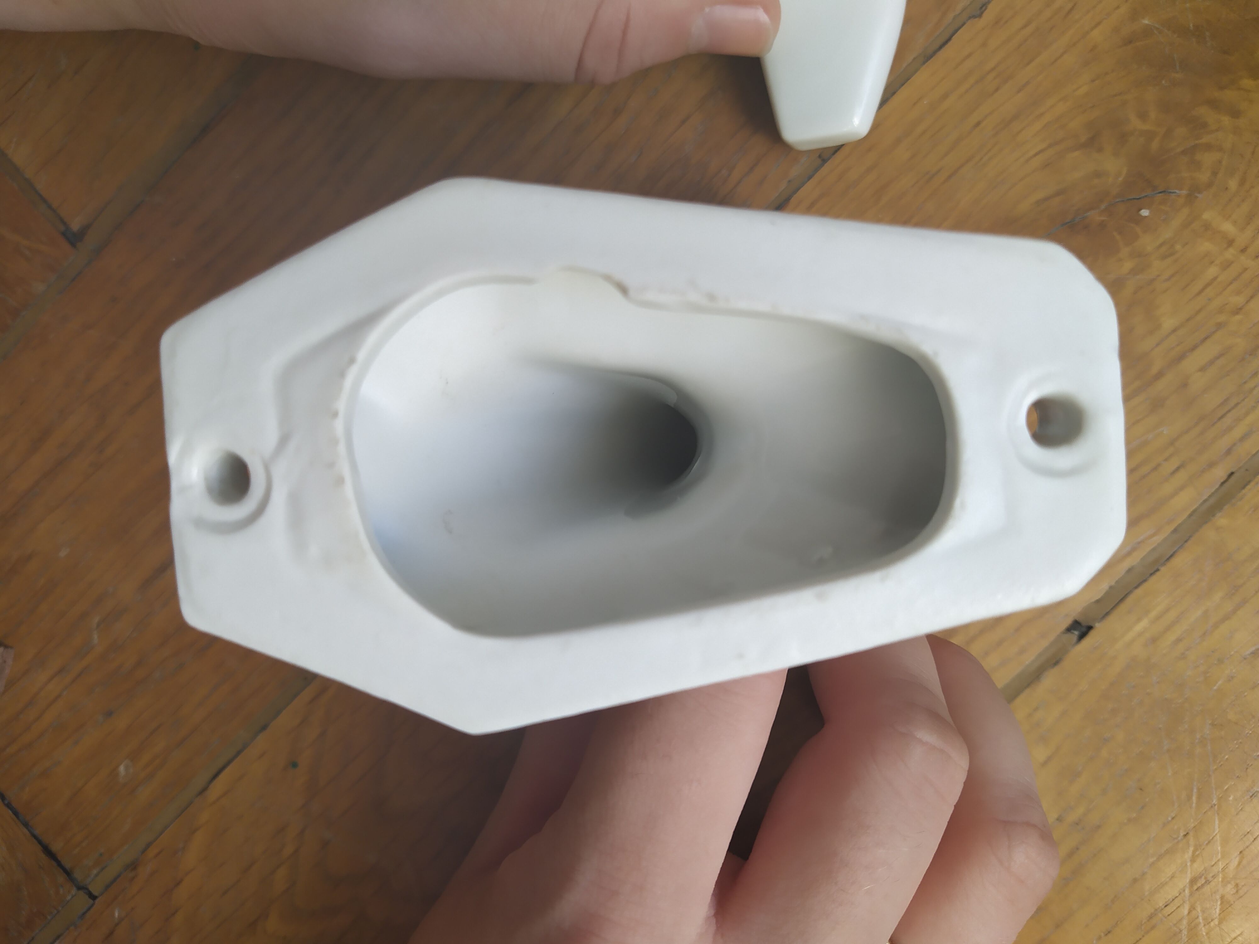Patères en porcelaine