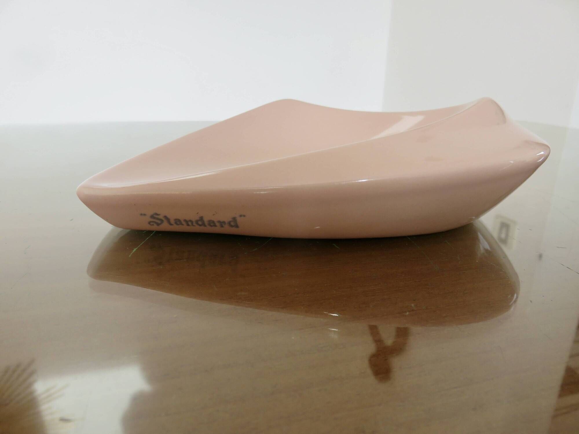 Vide poche en céramique rose de forme libre, 1950, vintage