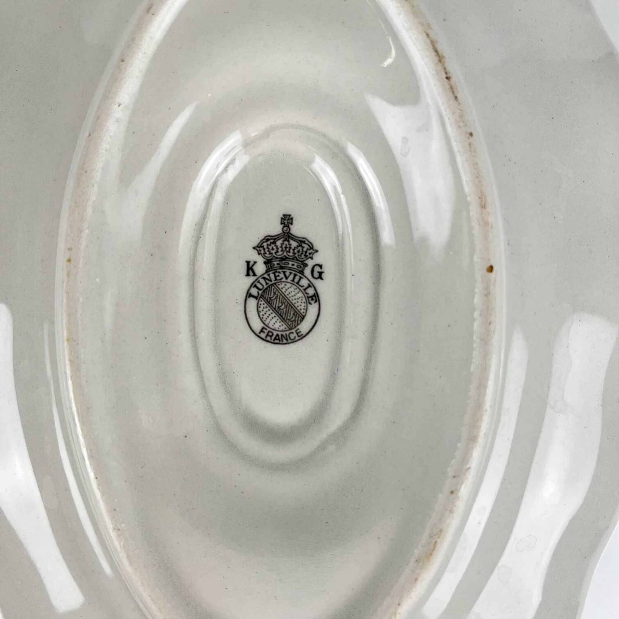 Saucière KG Lunéville, modèle "Réverbère", motif rose