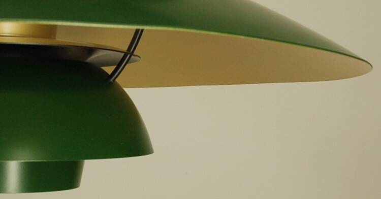 Suspension PH5 verte et dorée par Louis Poulsen pour Poul Henningsen