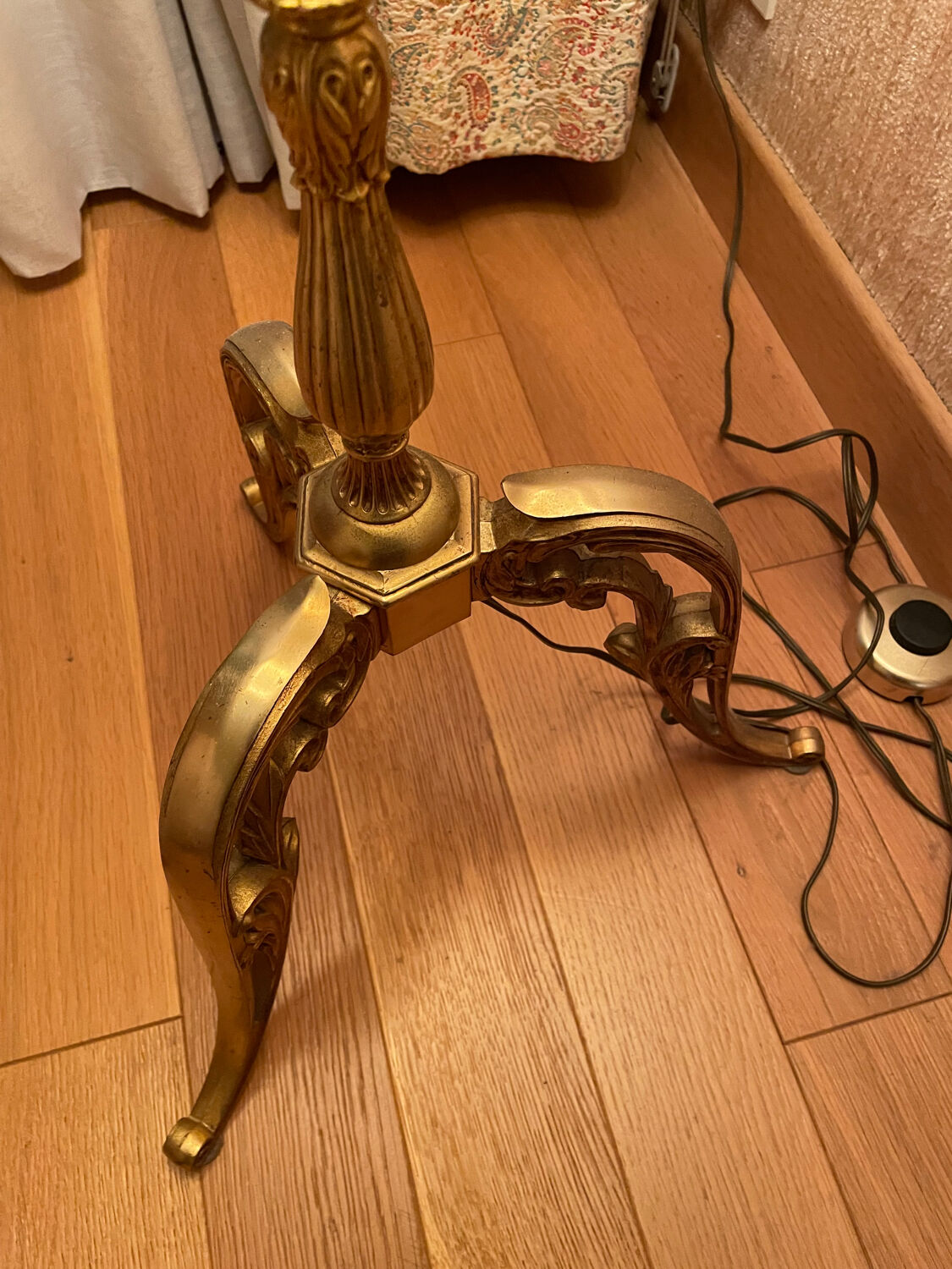 Solid bronze floor lamp Louis XVI style