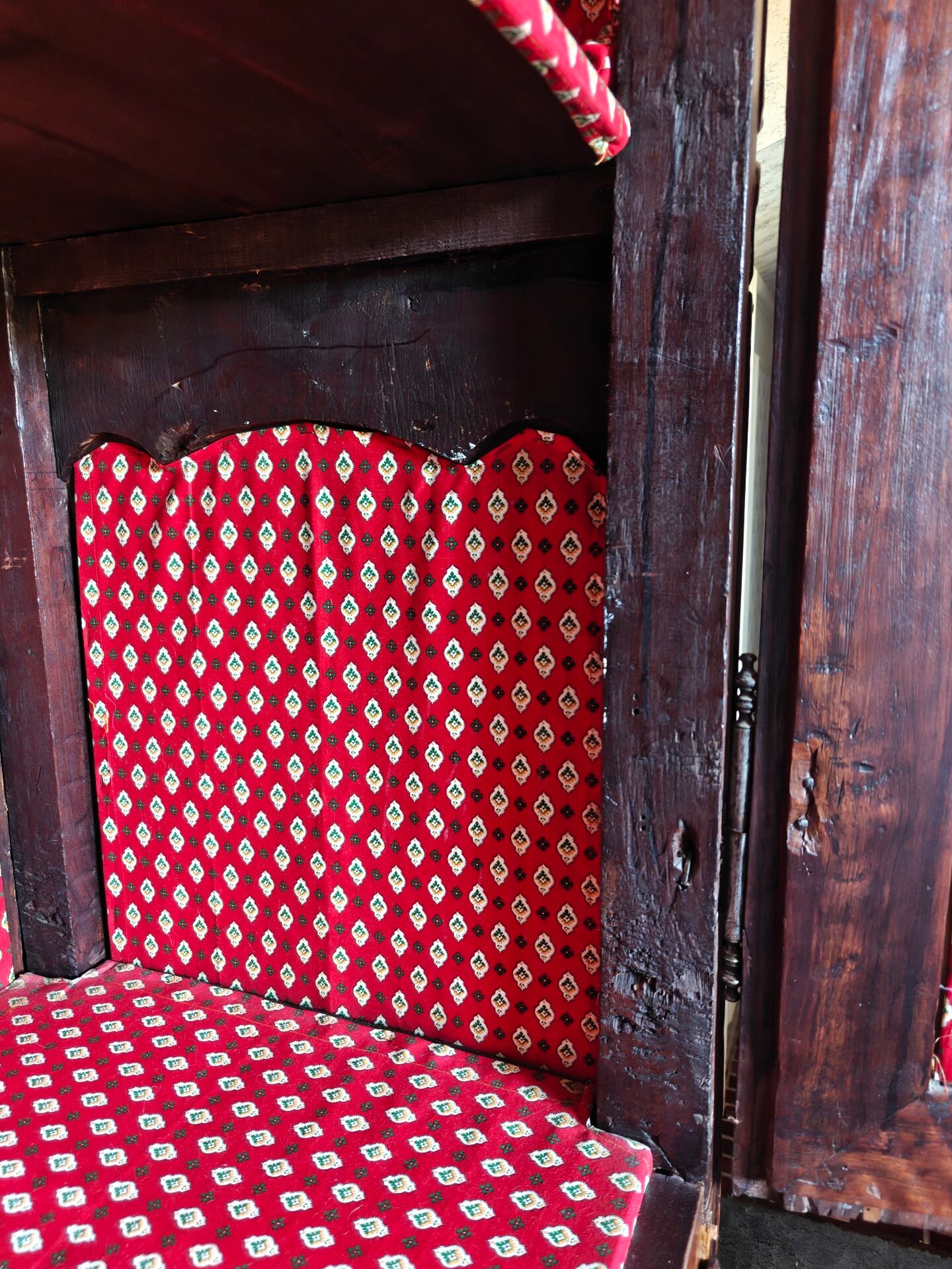 Provencal wardrobe from the Regency period