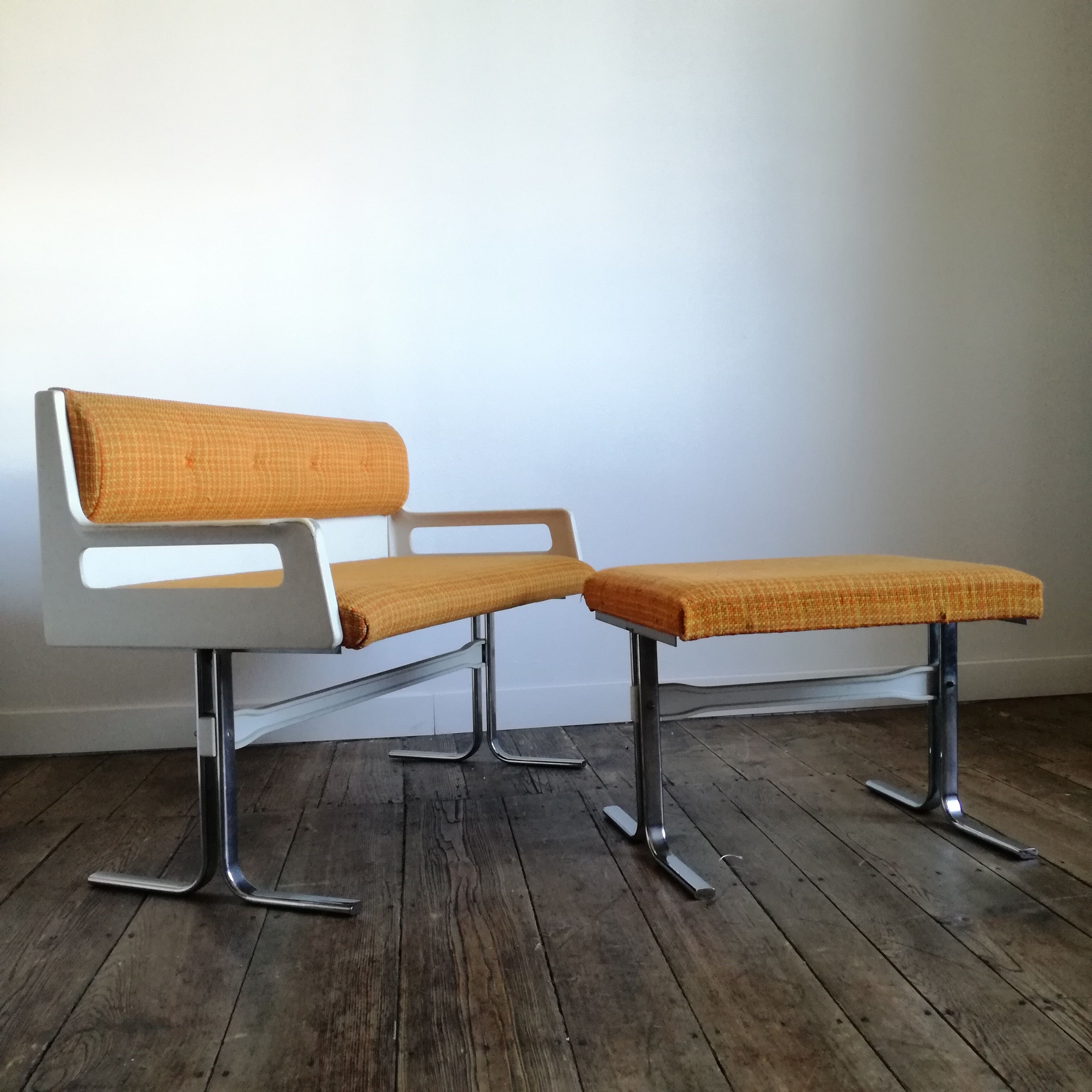 Vintage waiting room bench - 1970