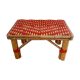 Rests rattan feet