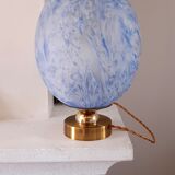 Lampe globe opaline bleue