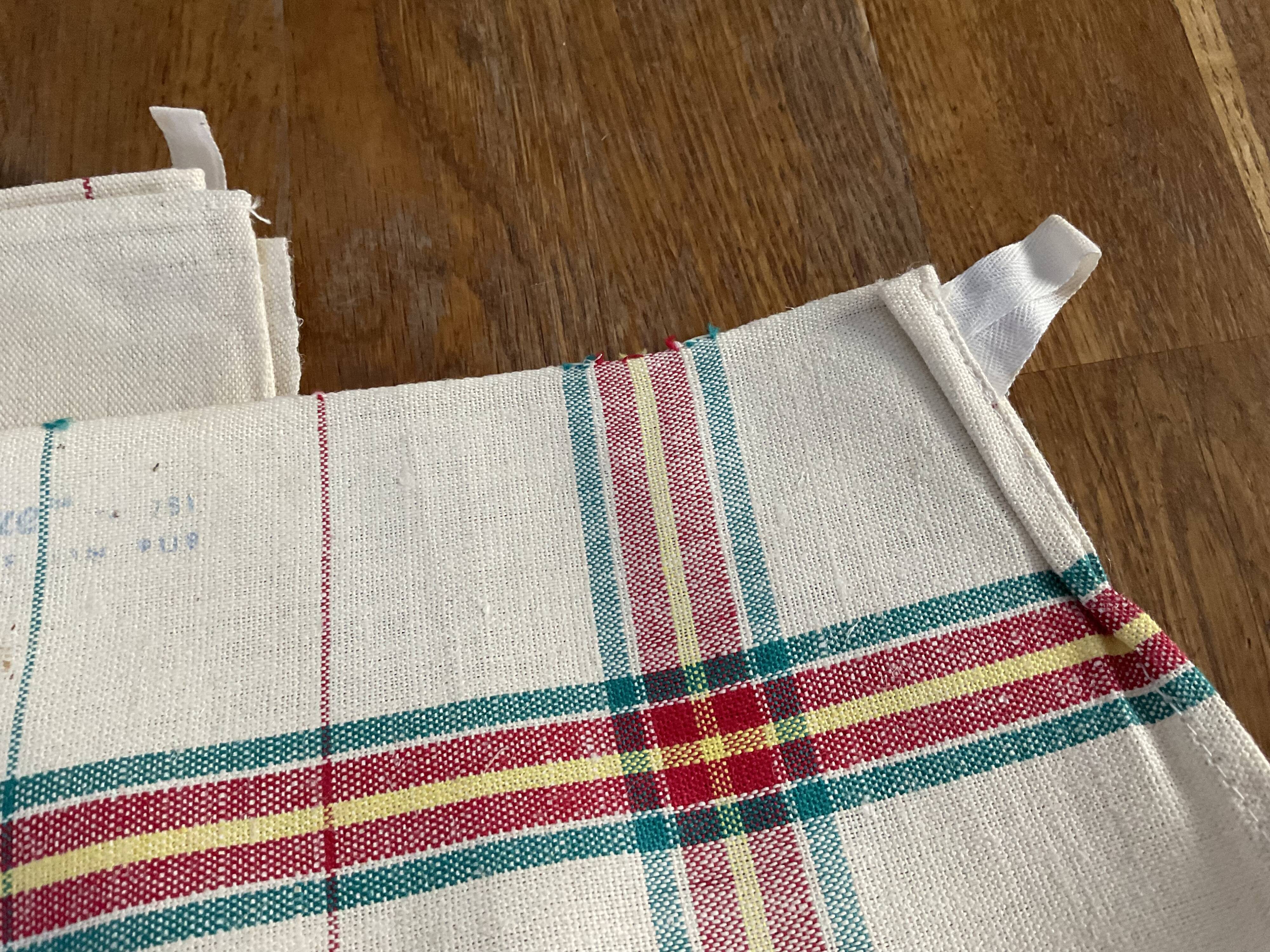 6 tea towels in metis, blue flower