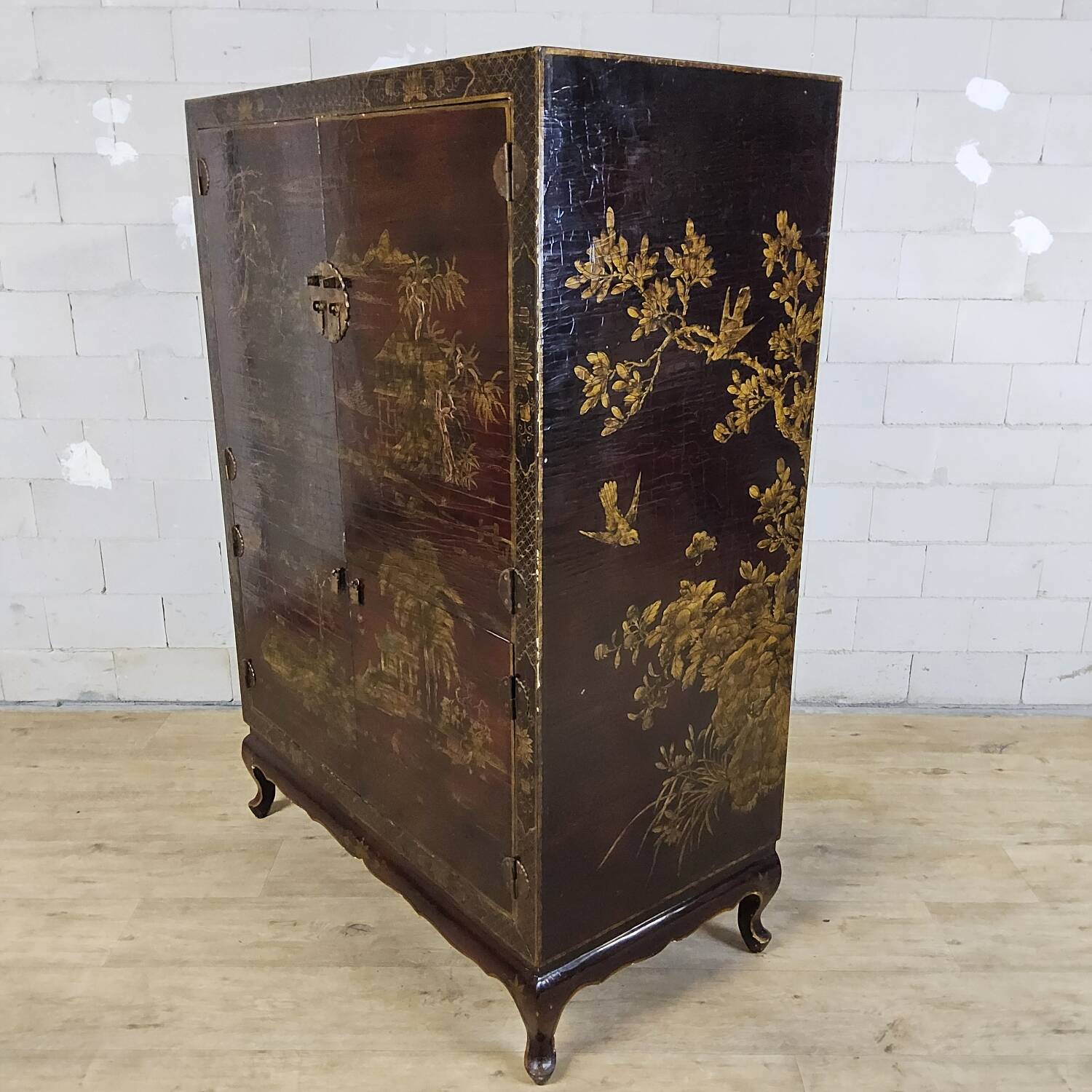 Vintage Chinese cabinet (red/gold) traditional scene bohomian