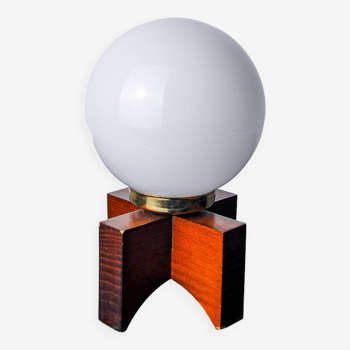 Lampe de table pin et globe opalin, art populaire, Espagne, 1970