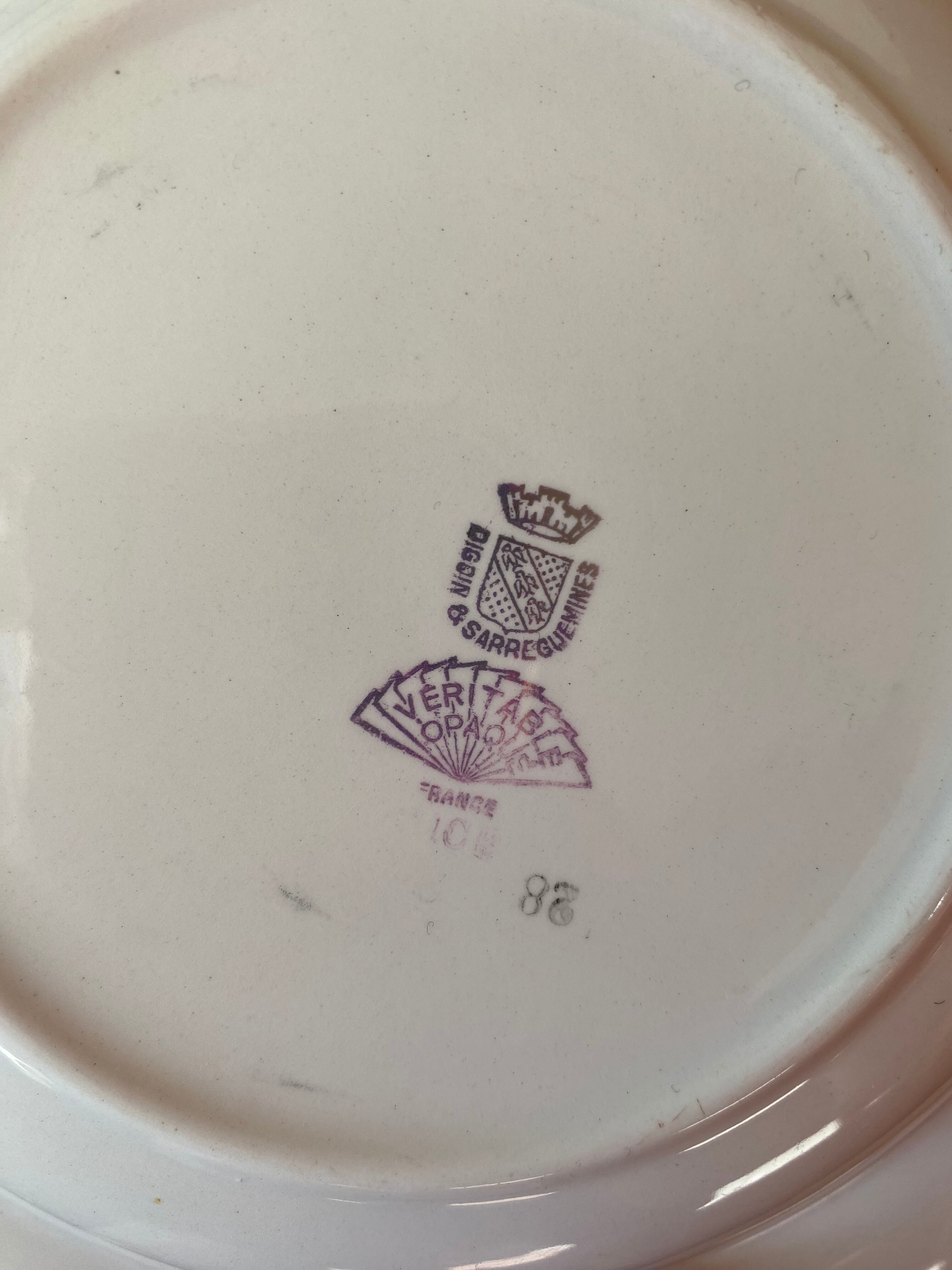 6 old and flowery hollow plates.