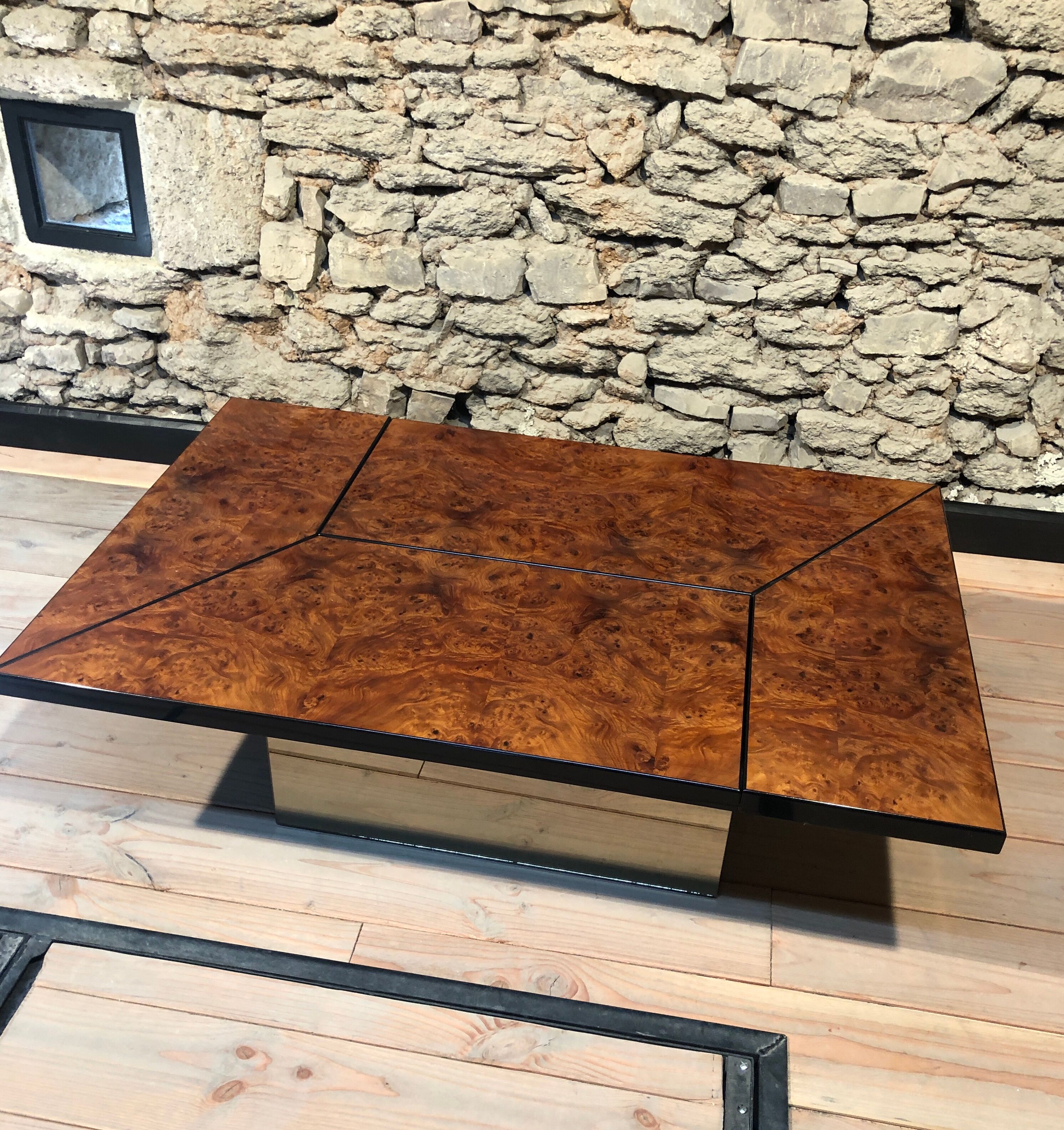Table basse bar cocktail caché en loupe d'orme de Paul Michel, 1970 Roche Bobois