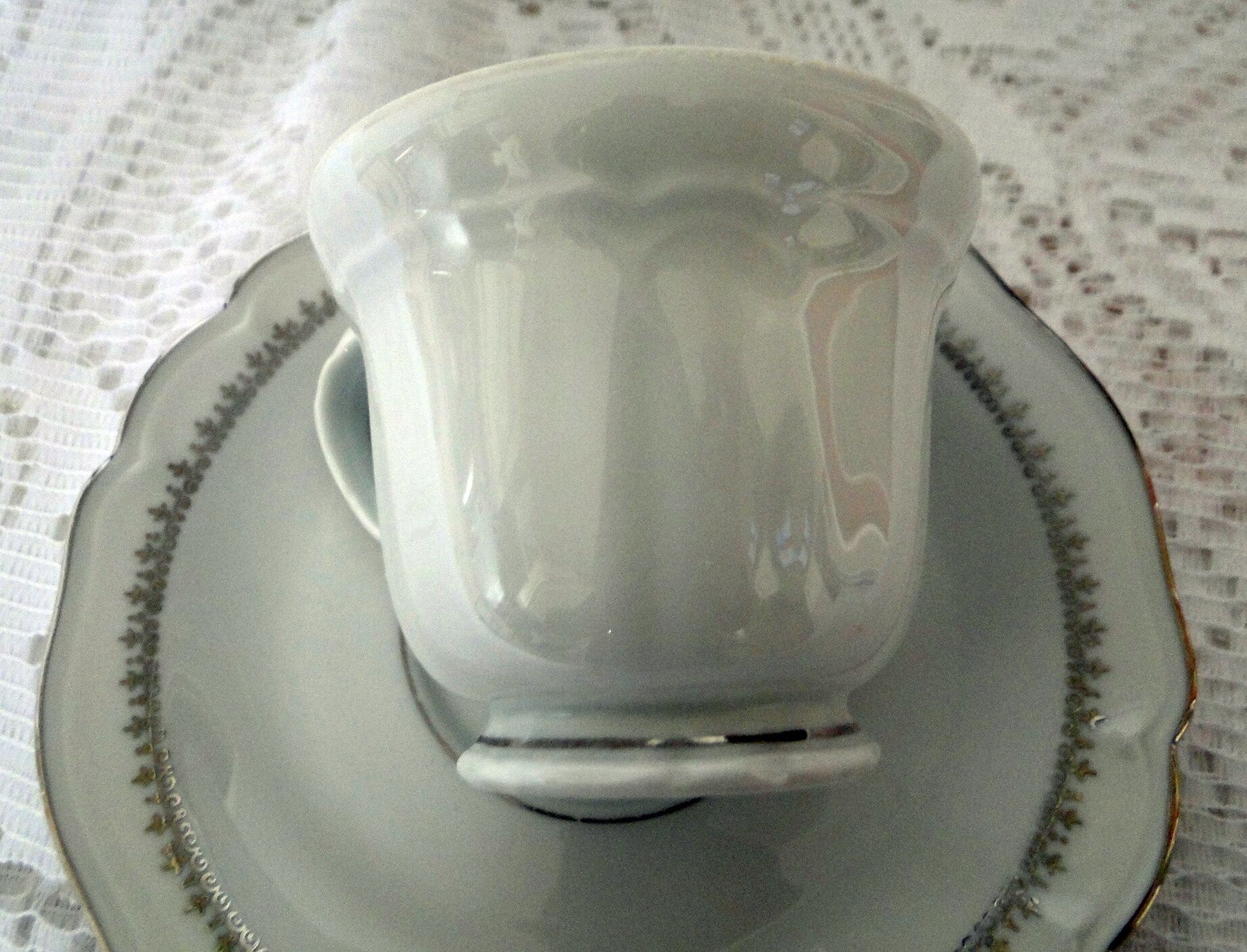 Service à café porcelaine Limoges ulim 12 pieces decor argente fond blanc