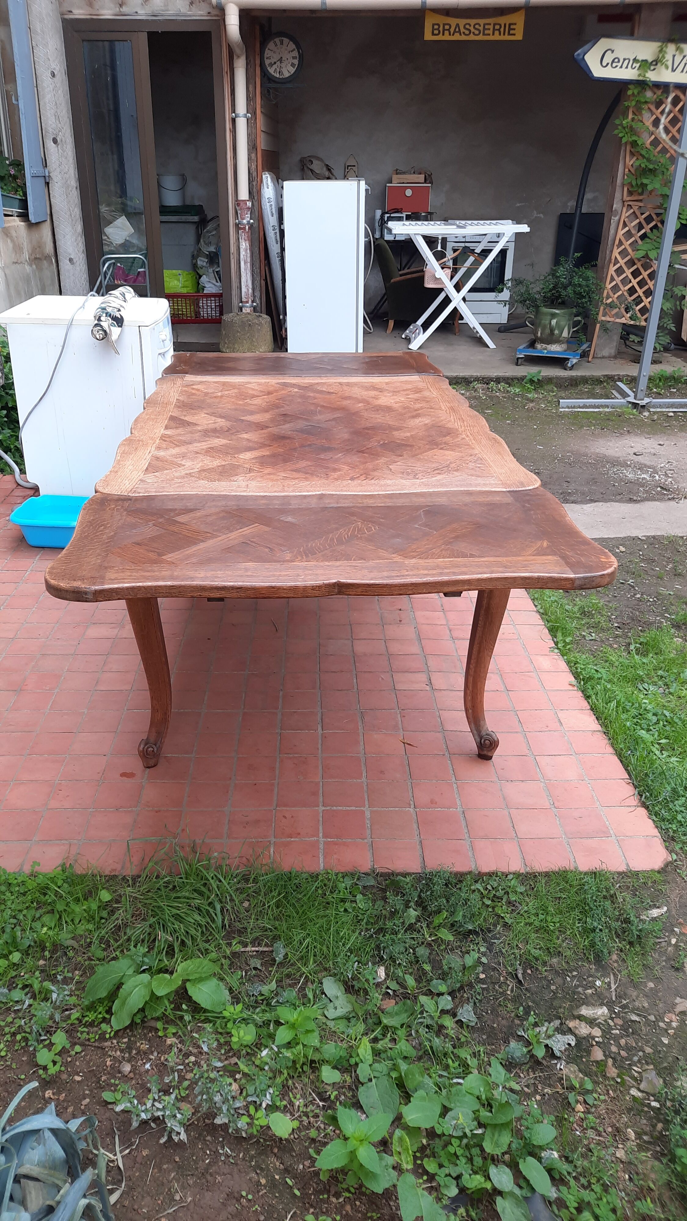 Vintage extendable table