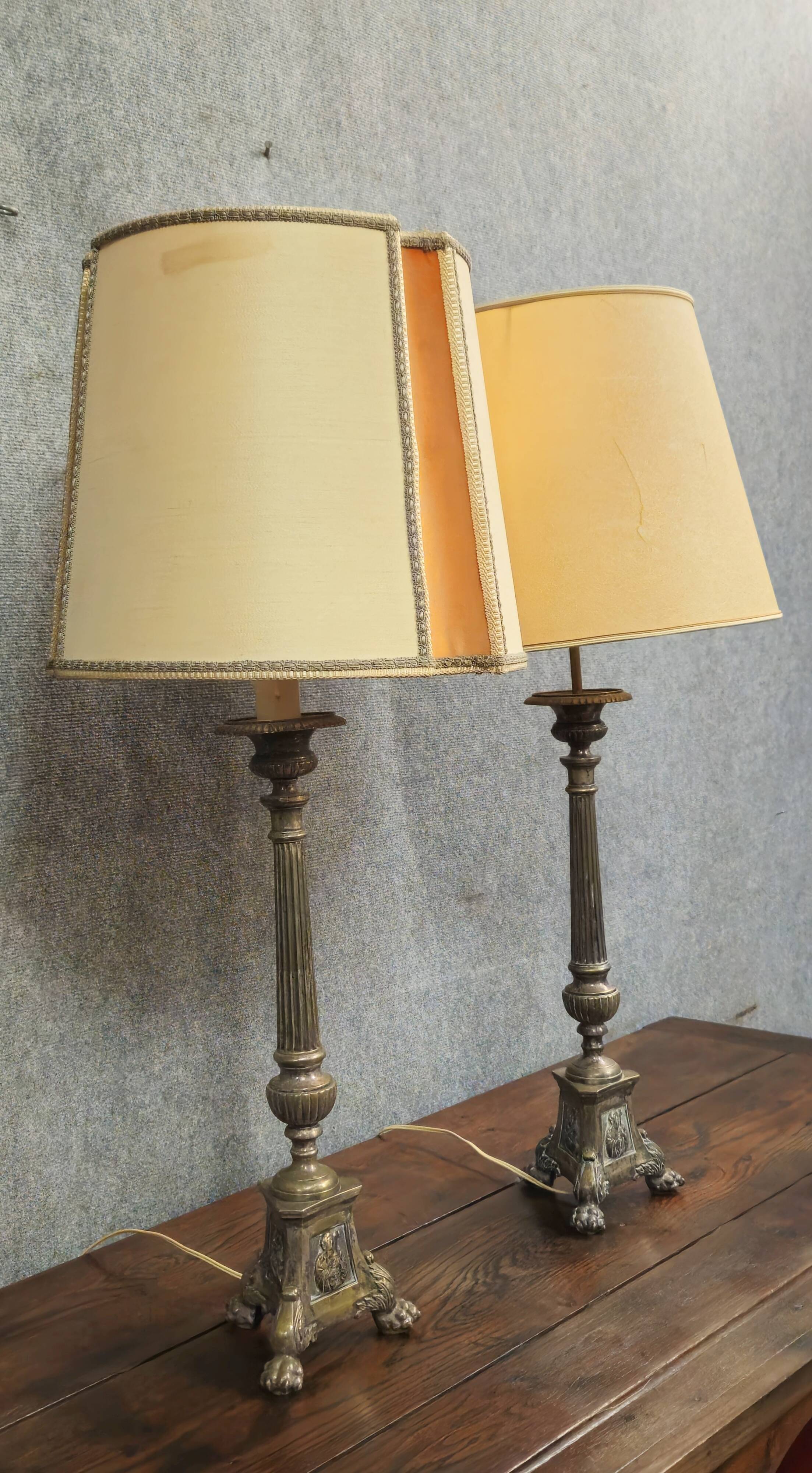 Paire de lampes anciennes en bronze – style classique