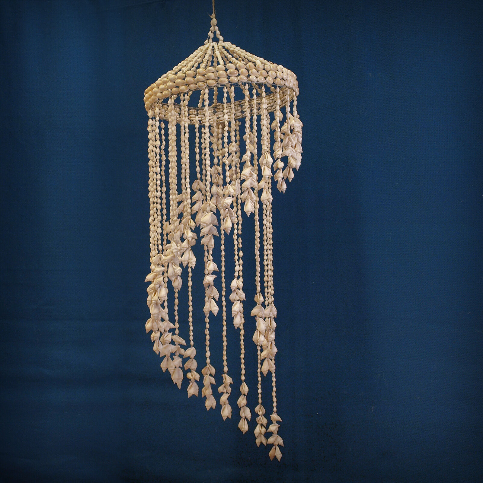 Balinese hanging lamp in curly shells