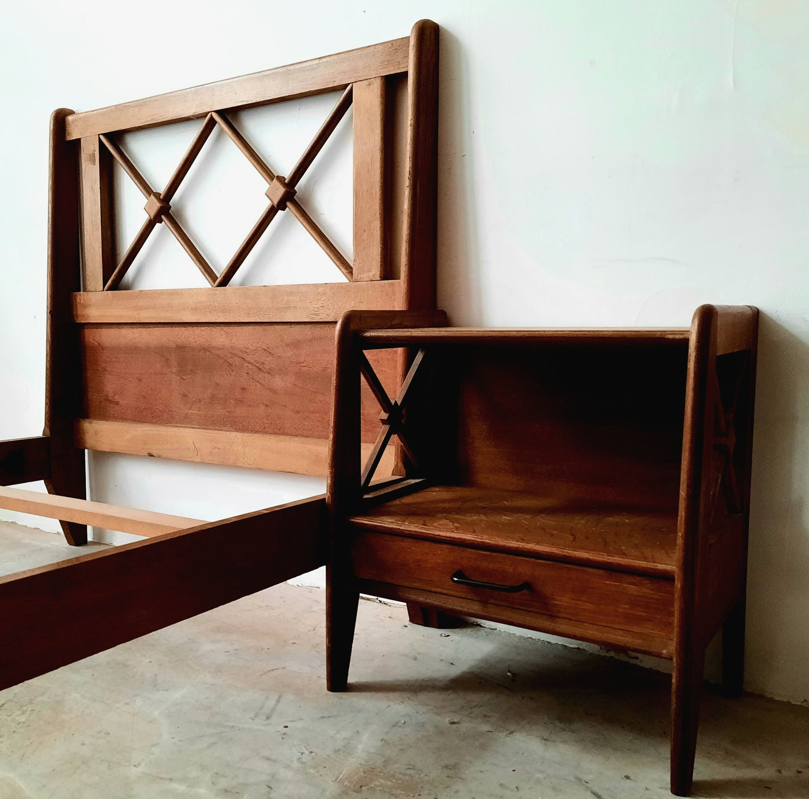 Oak bedside table made by Ateliers Saint Sabin
