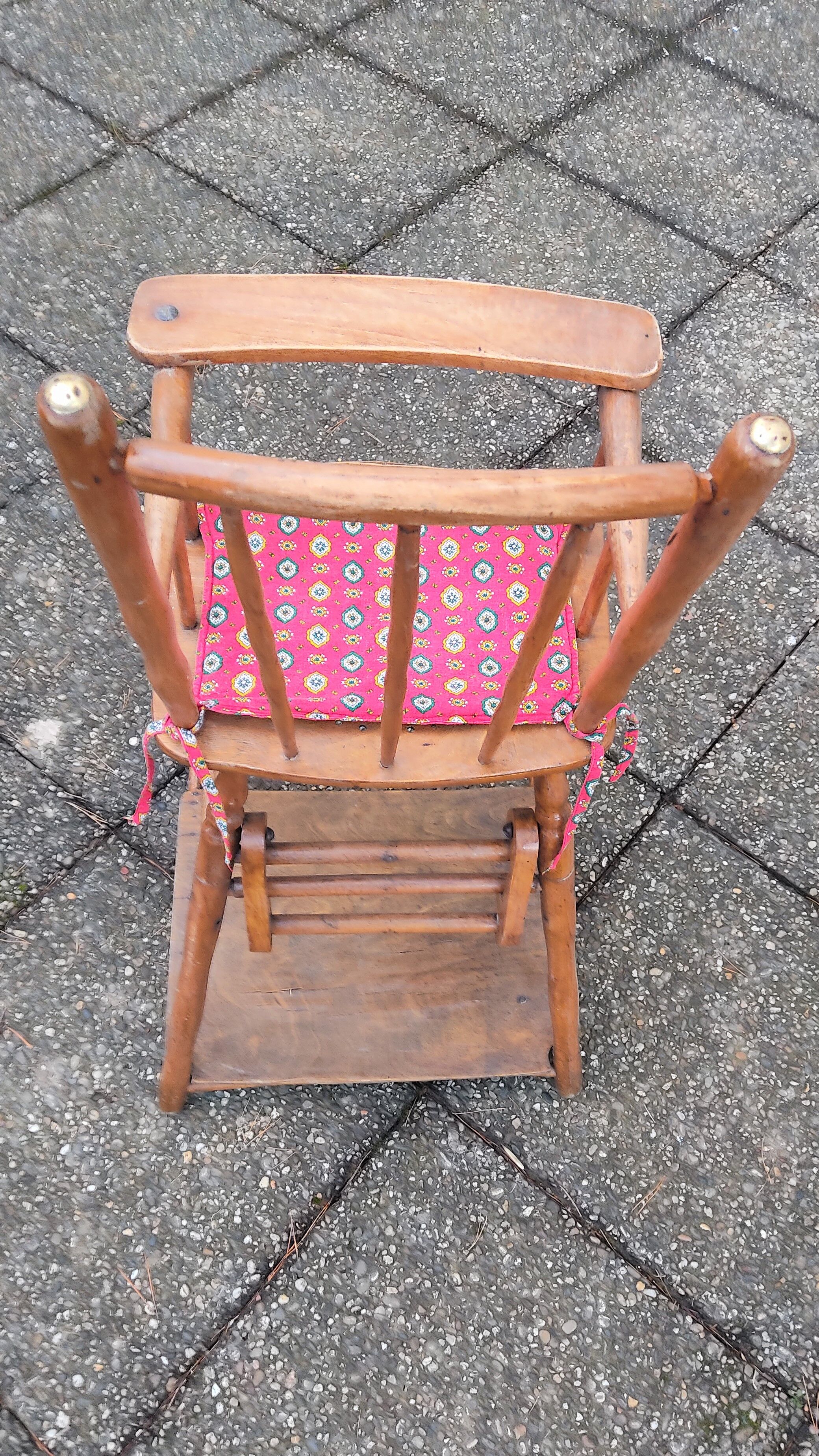 Chaise haute de bébé