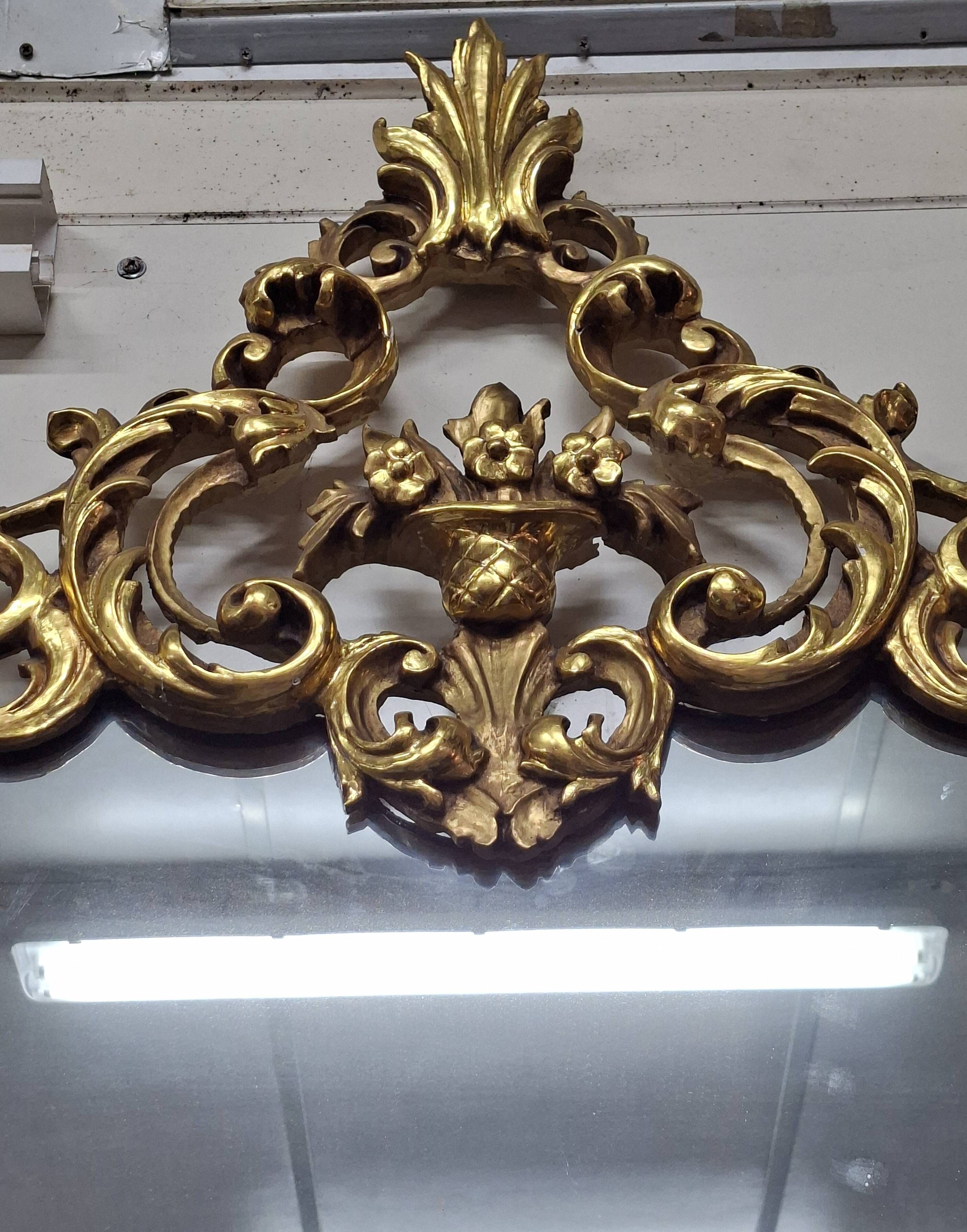 Large carved and gilded wooden mirror – Rococo decor – 20th century