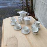 Coffee maker and cups