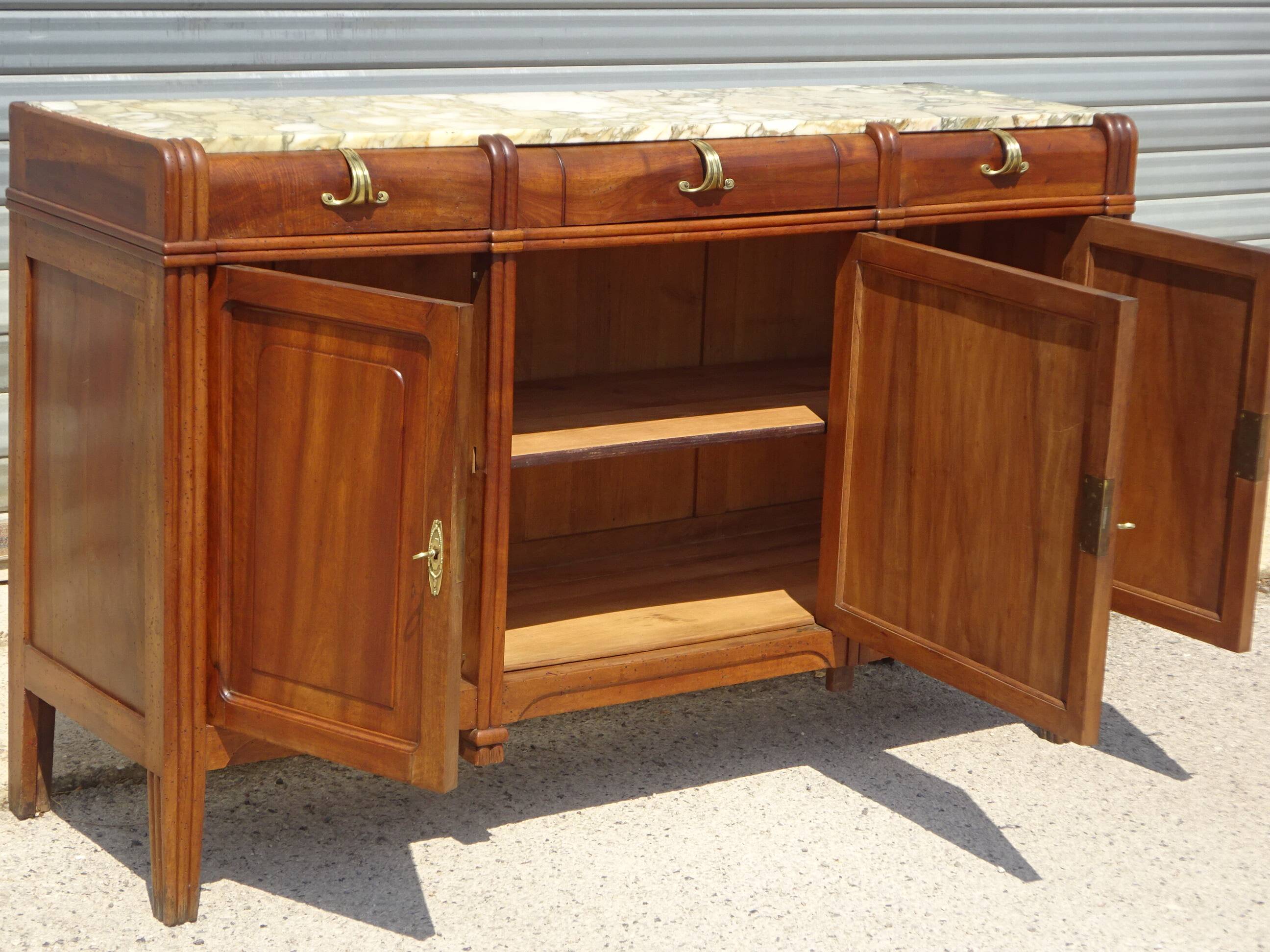 Art Deco sideboard in walnut with a marble top