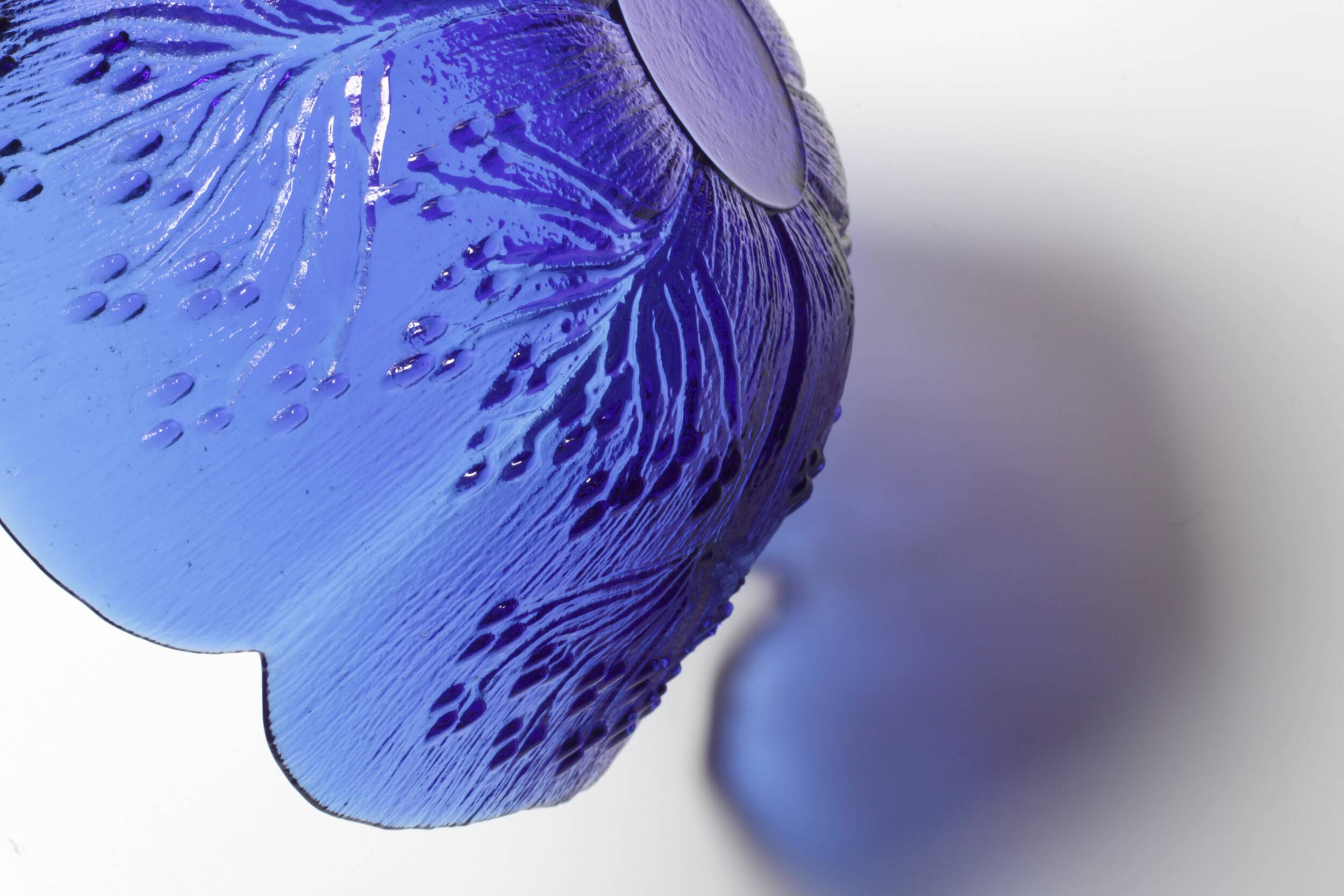 Cobalt Blue Vintage Glass Bowl / Cow Parsley Design by Pertti Kallioinen