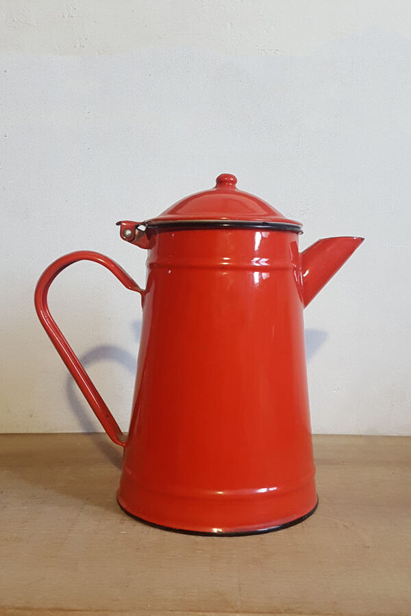 Ensemble décoratif d'appareils de cuisine émaillés
