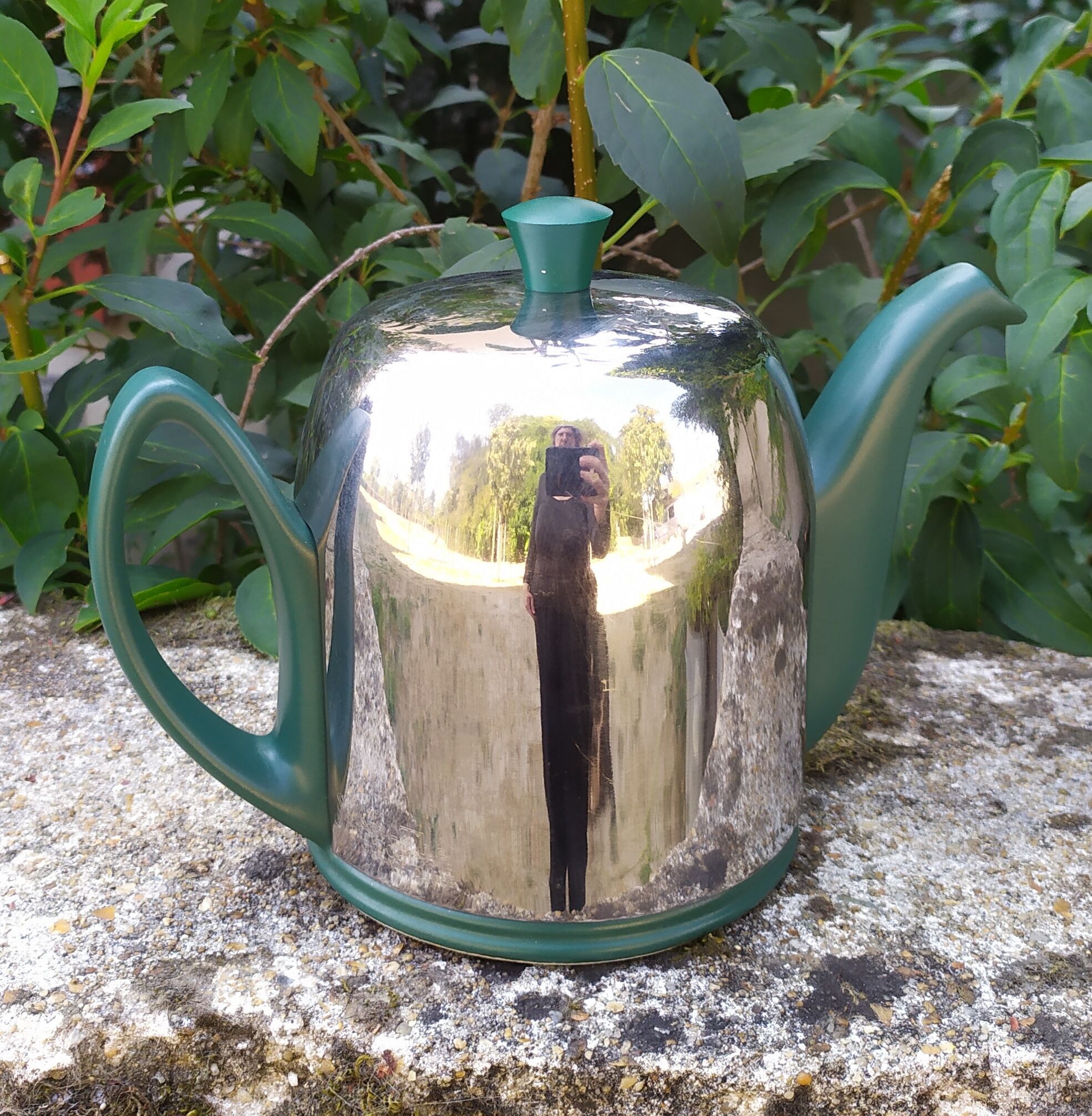 Salam Guy Degrenne Teapot, six cups